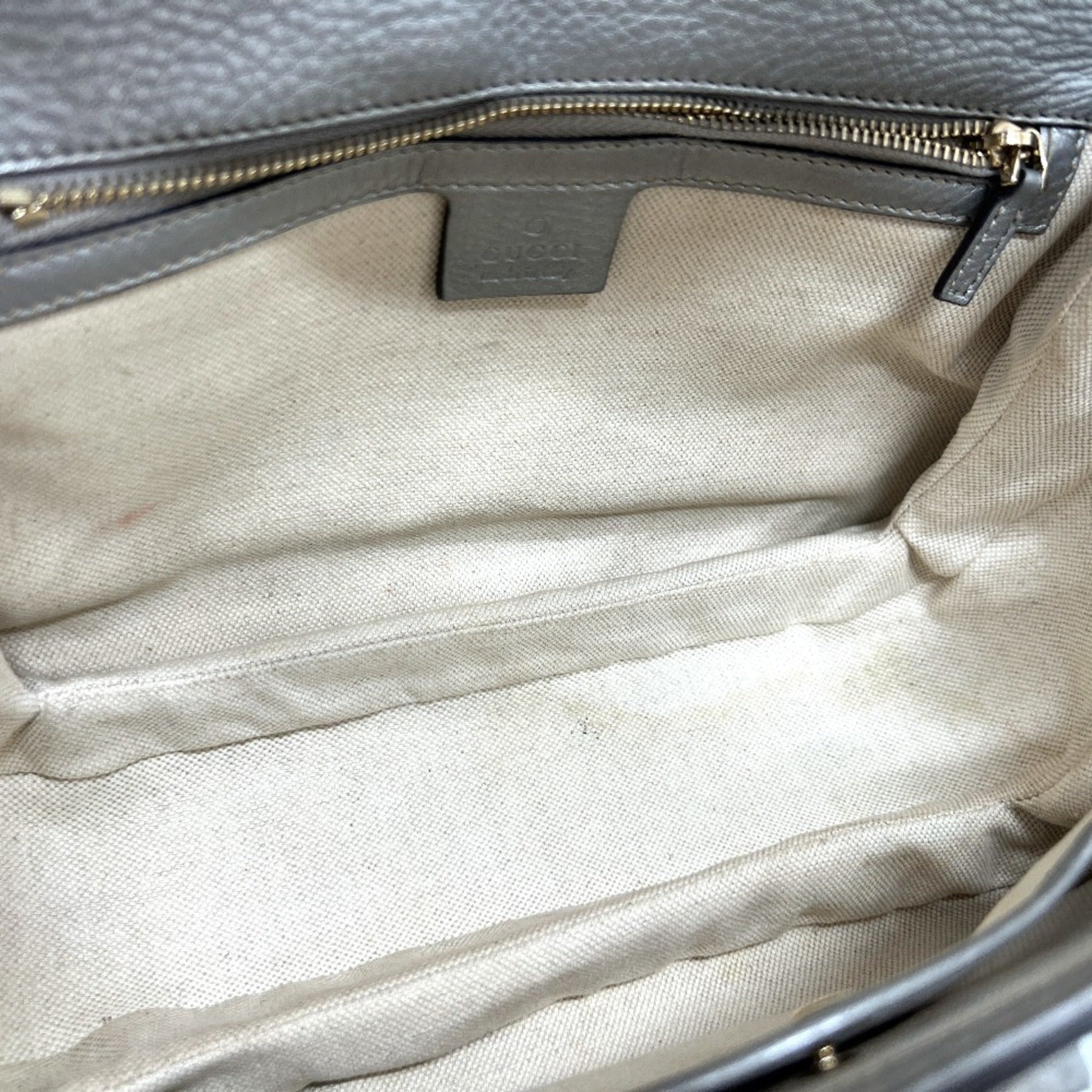 Gucci Silver Leather Handbag
