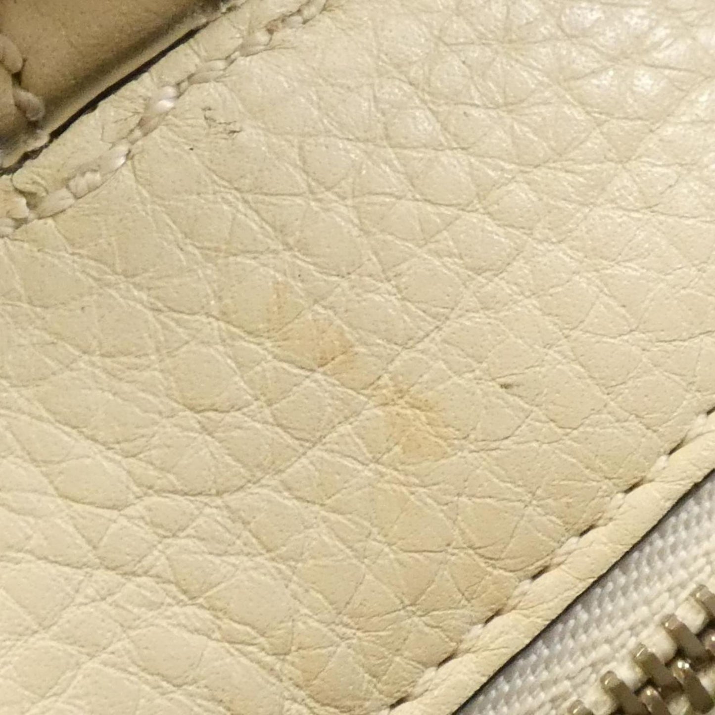 Gucci Off-White Leather Handbag