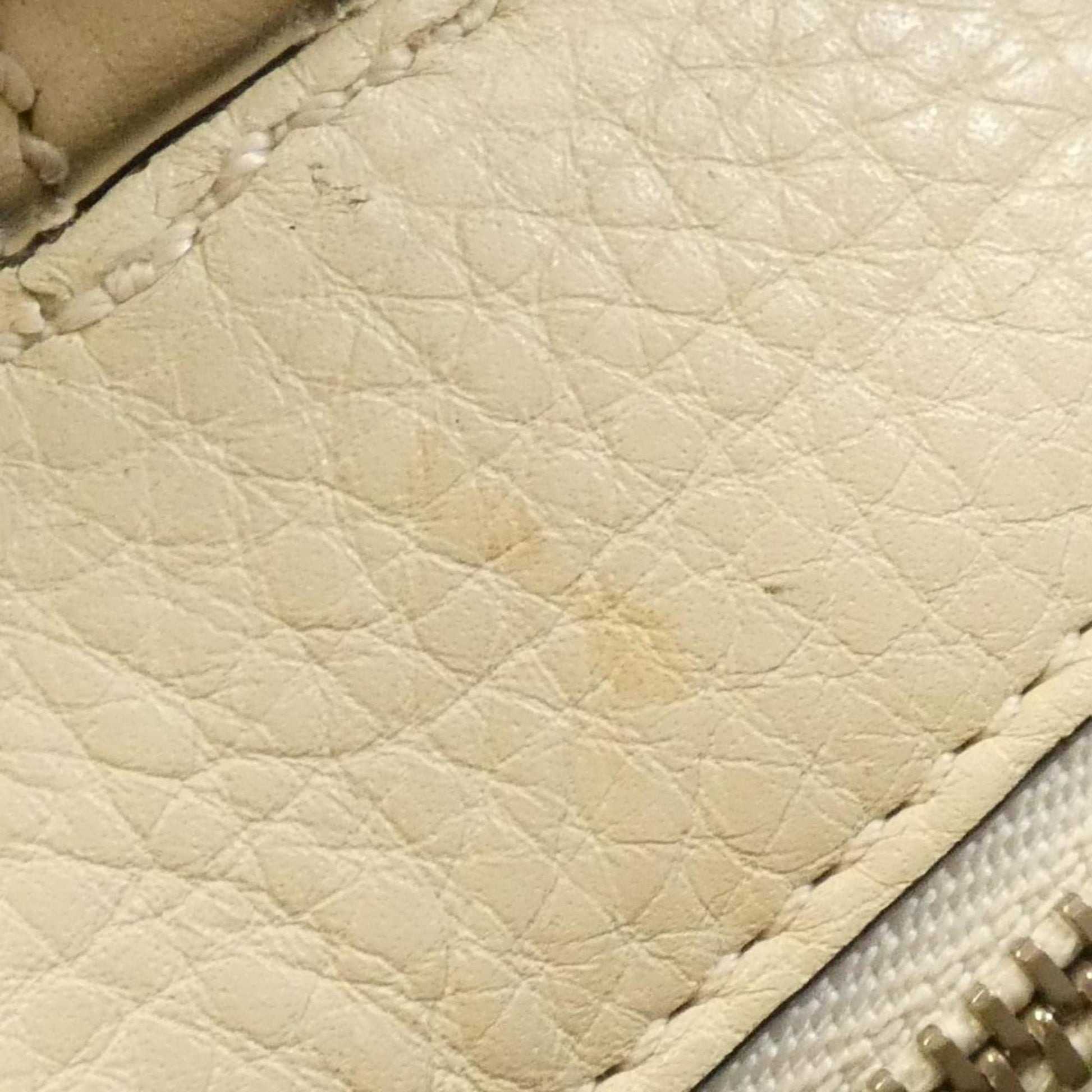 Gucci Off-White Leather Handbag