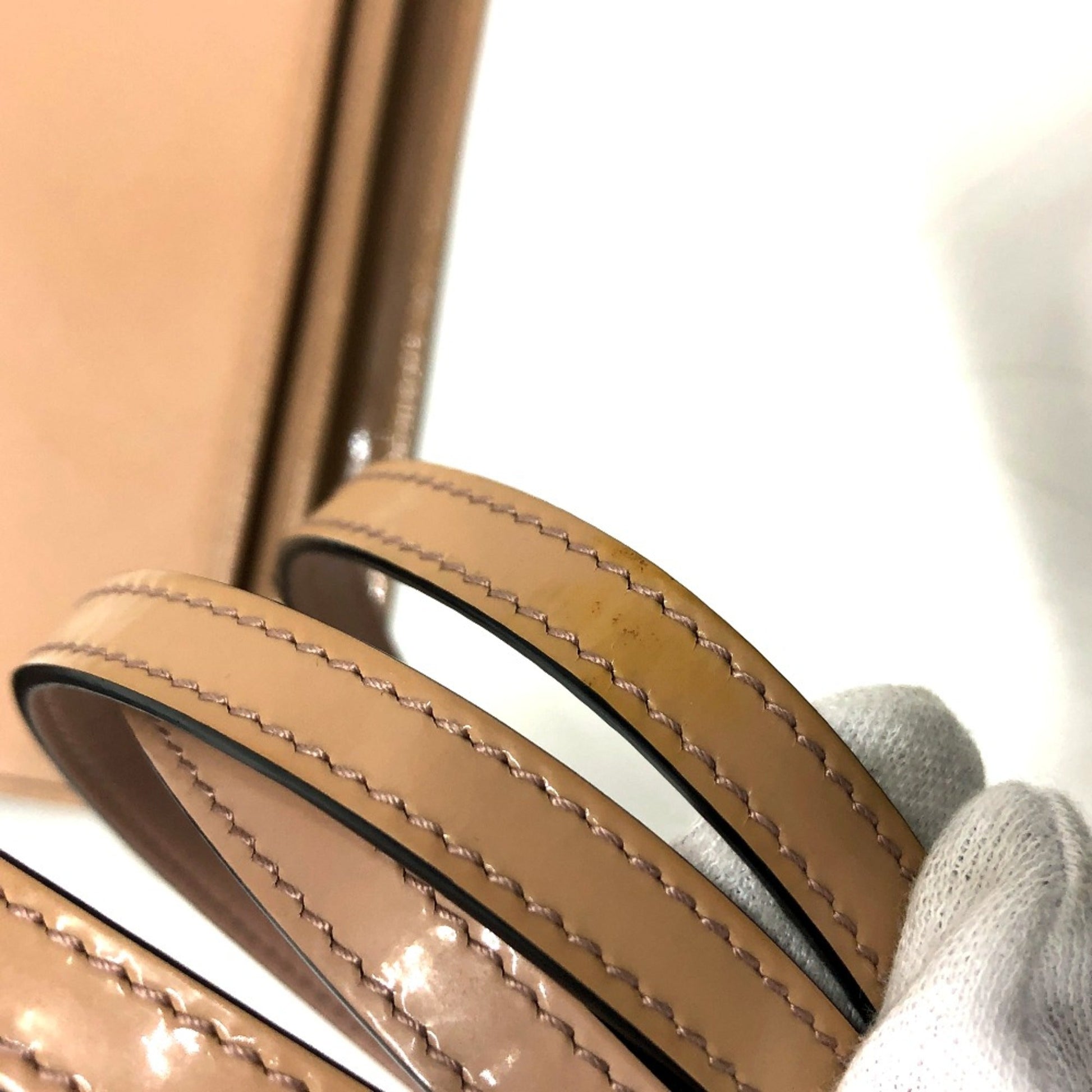 Gucci Beige Patent Leather Shoulder Bag