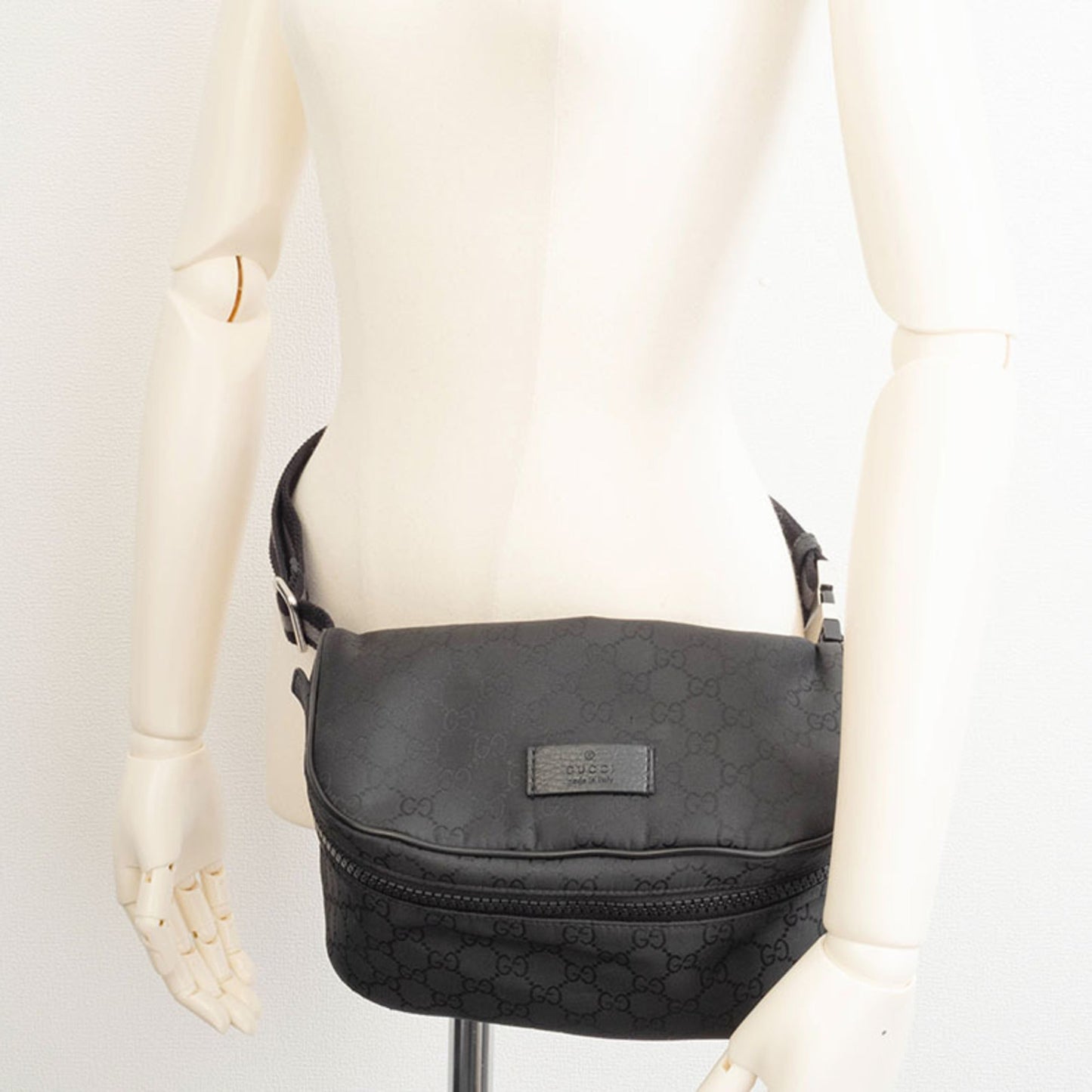Gucci Black Nylon Pochette Shoulder Bag Sling Bag