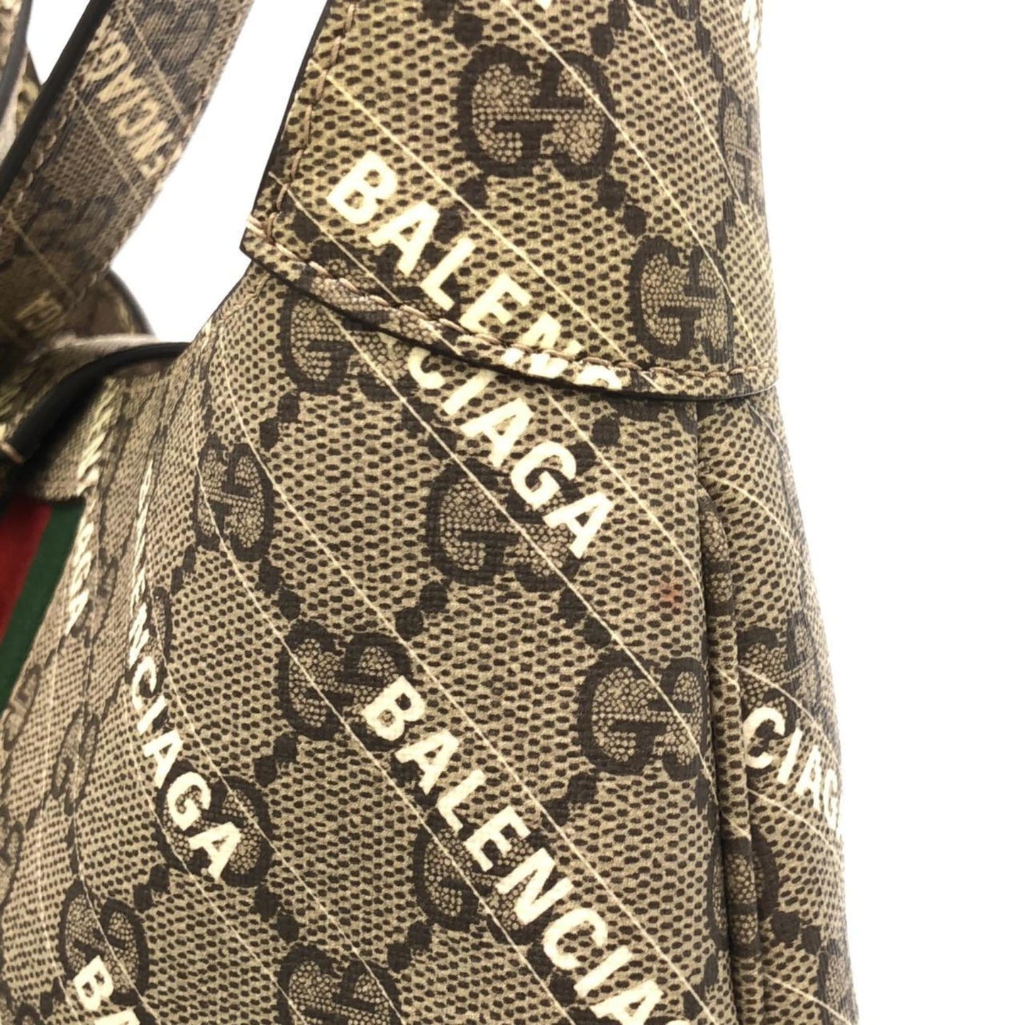 Gucci Beige White Gg Supreme Shoulder Bag