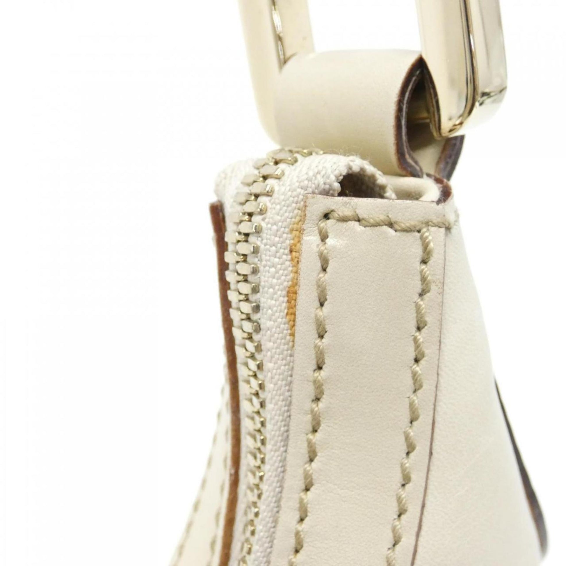 Gucci Ivory Leather Shoulder Bag