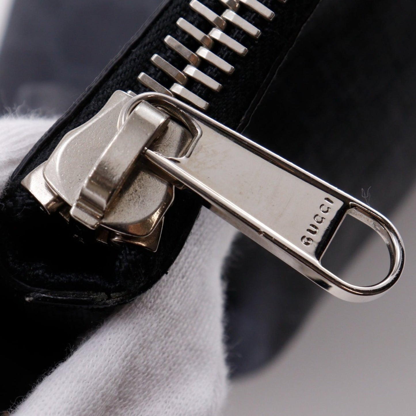 Gucci Black Gg Supreme Messenger Bag Shoulder Bag