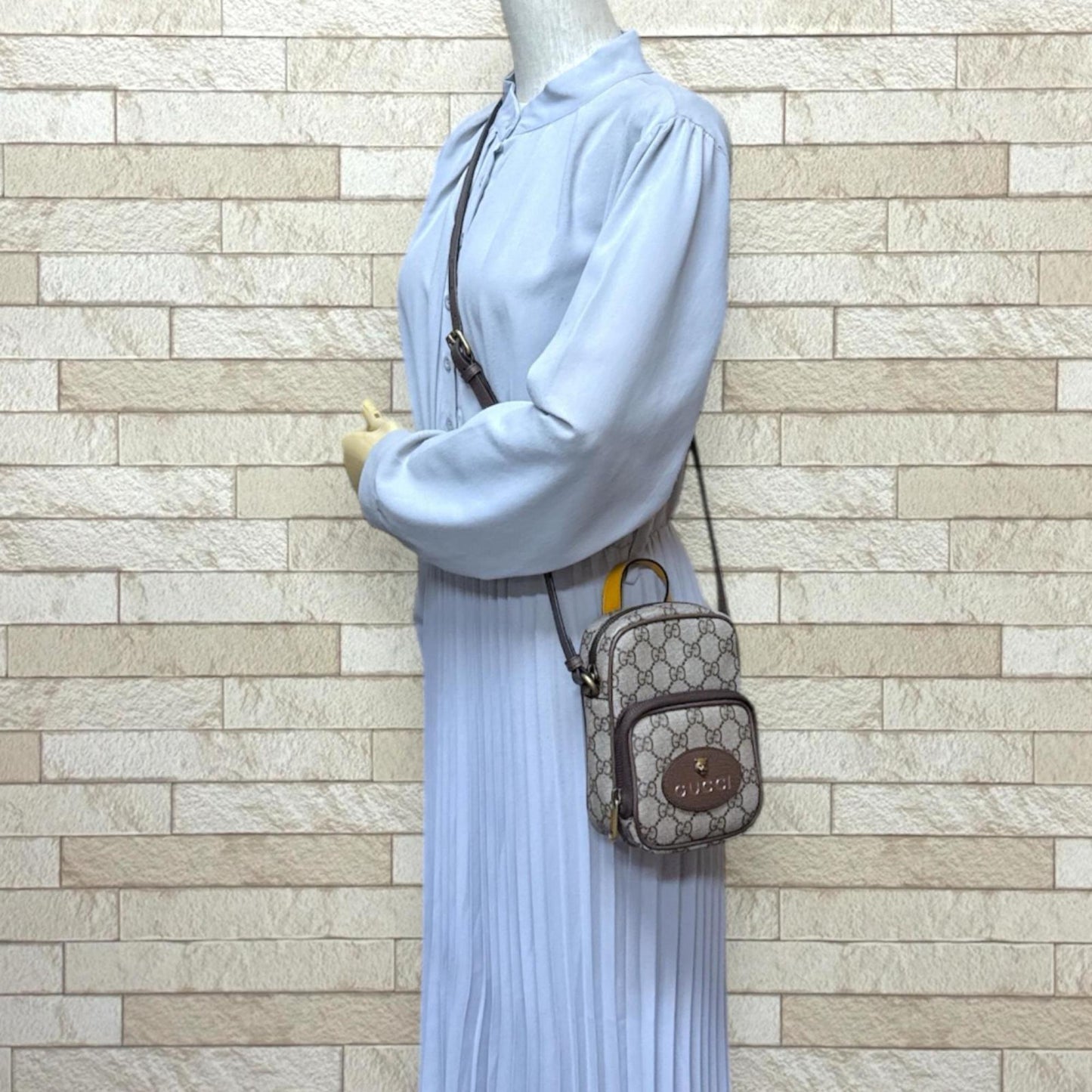 Gucci Beige Brown Yellow Gg Supreme Shoulder Bag
