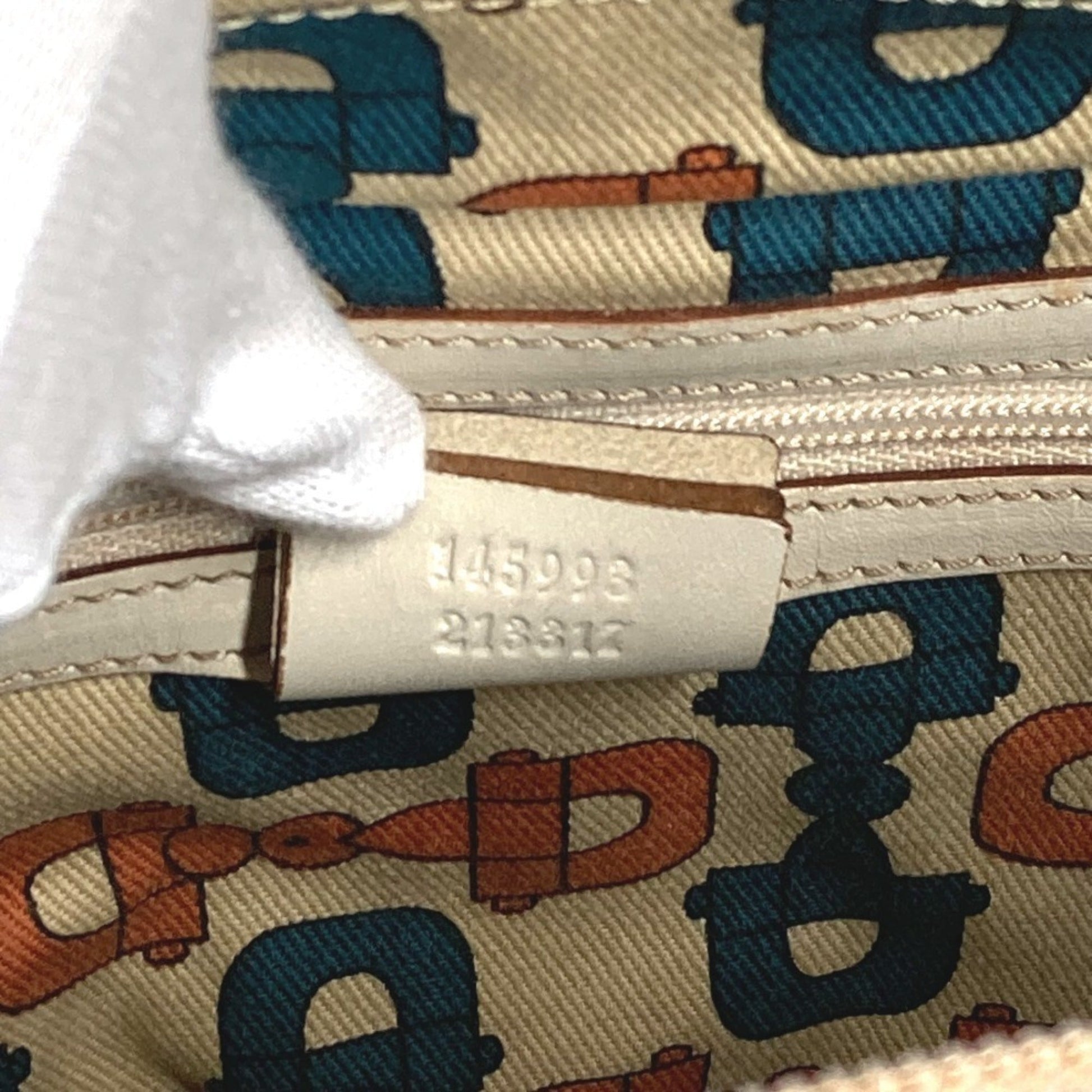 Gucci Off-White Leather Shoulder Bag Tote Bag