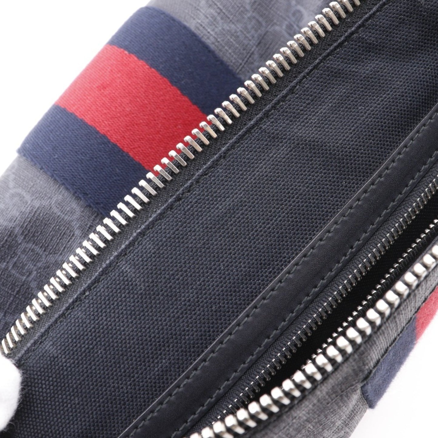 Gucci Black Gg Supreme Messenger Bag Shoulder Bag