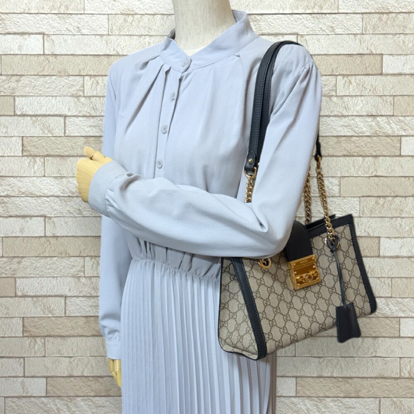Gucci Beige Black Gg Supreme Shoulder Bag Tote Bag