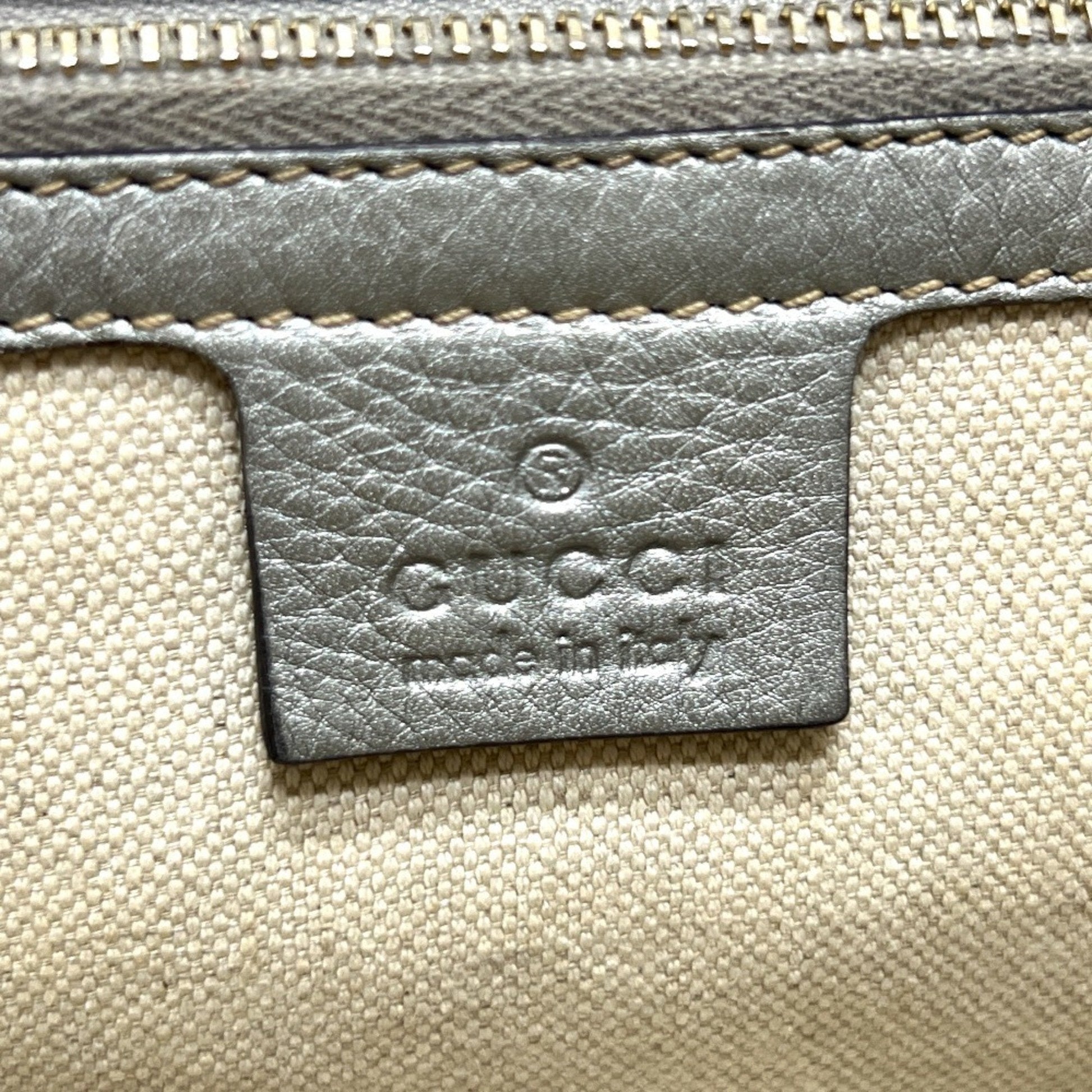 Gucci Silver Leather Handbag