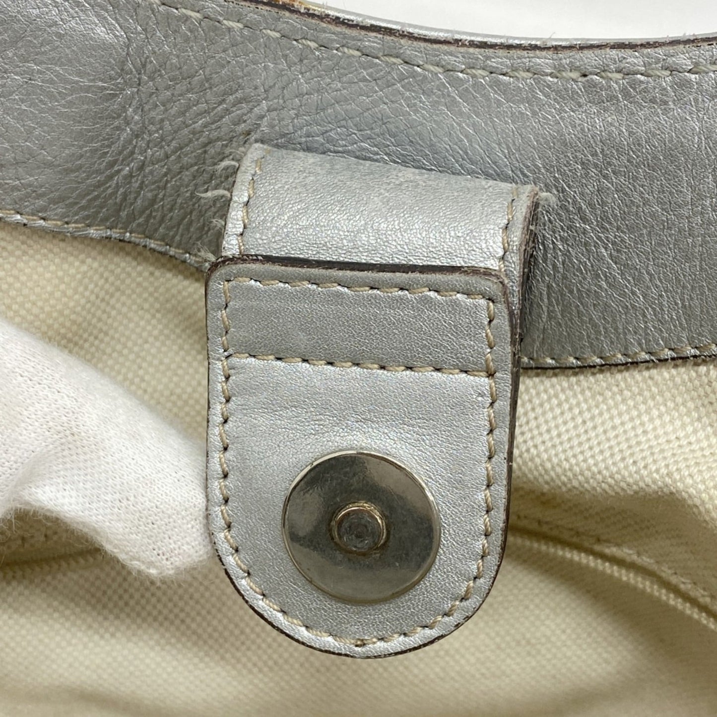 Gucci Silver Leather Handbag