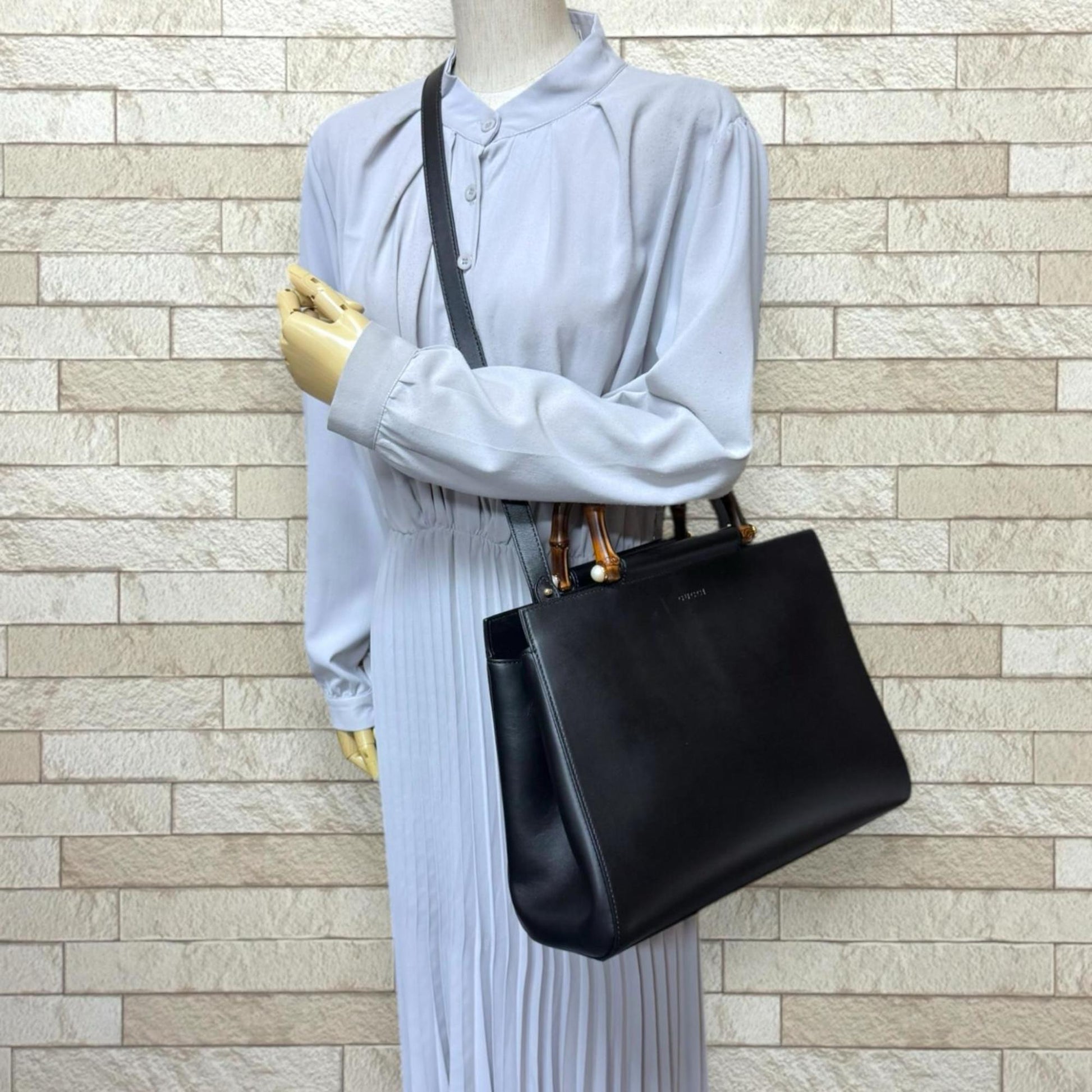 Gucci Black Bamboo Shoulder Bag