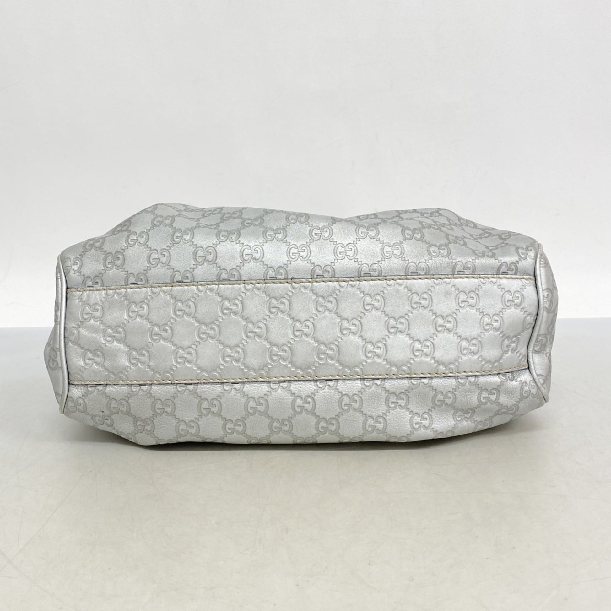 Gucci Silver Leather Handbag