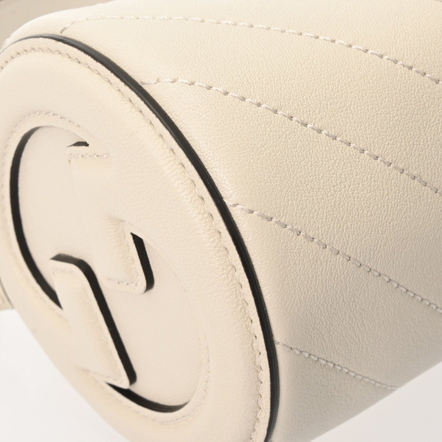 Gucci Ivory Ivory Shoulder Bag