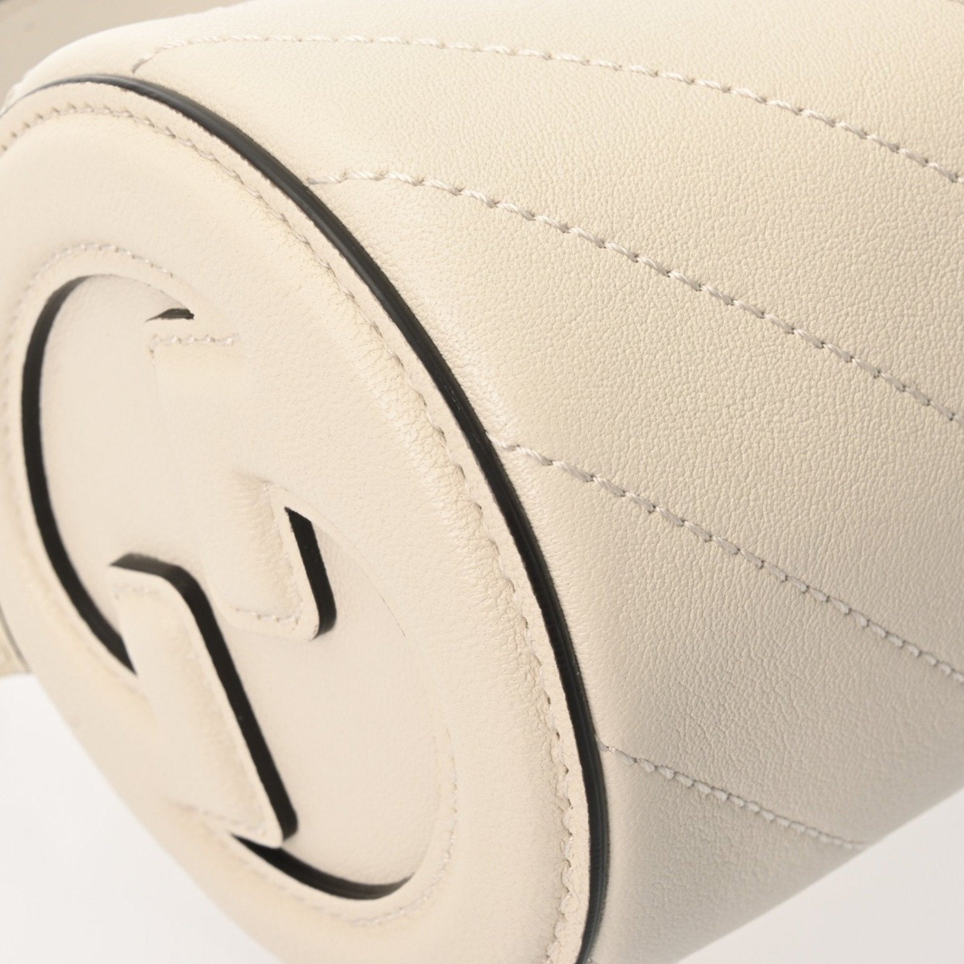 Gucci Ivory Ivory Shoulder Bag
