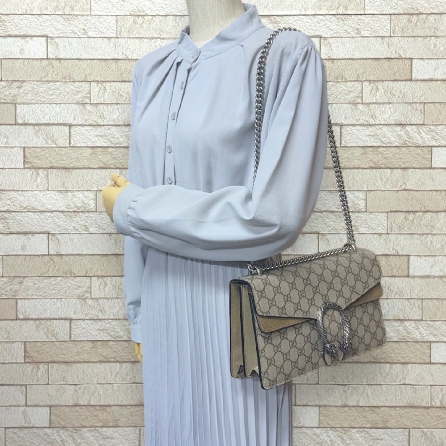Gucci Beige Gg Supreme Shoulder Bag