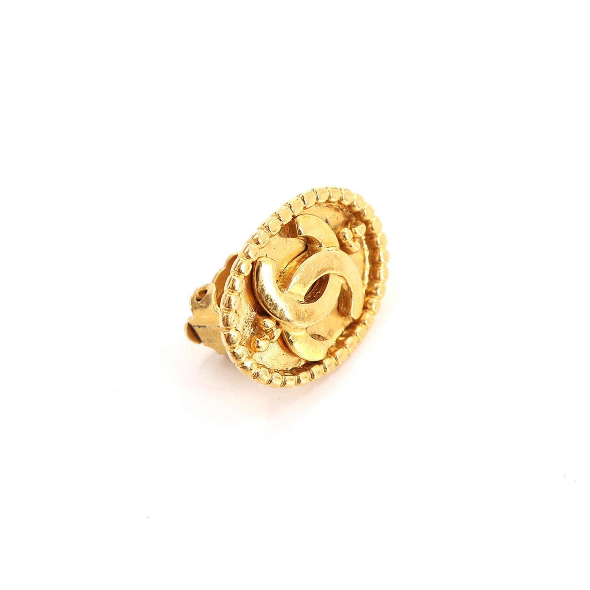 Chanel here mark earrings oval type gold 96A accessories   Earrings