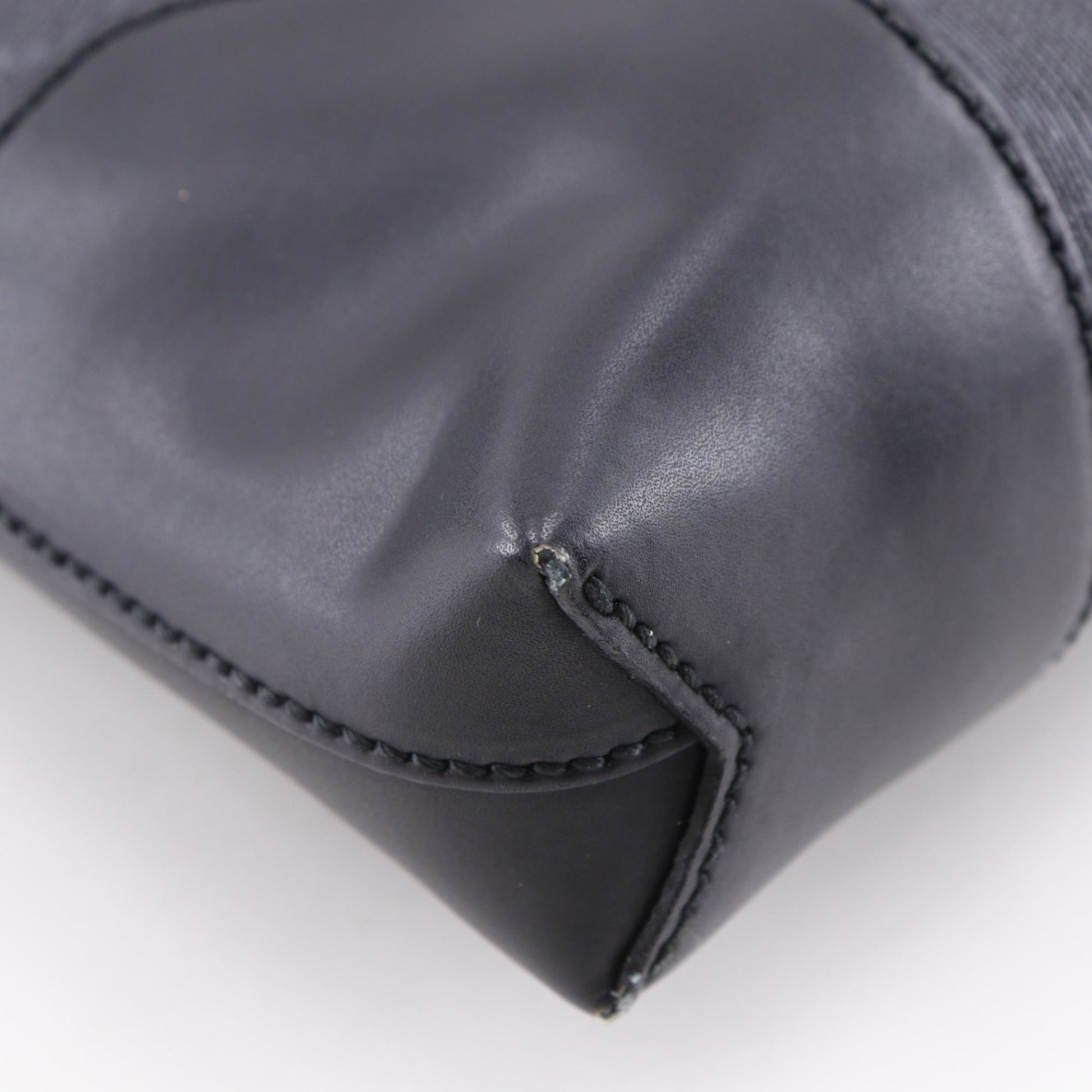 Gucci Black Gg Supreme Messenger Bag Shoulder Bag