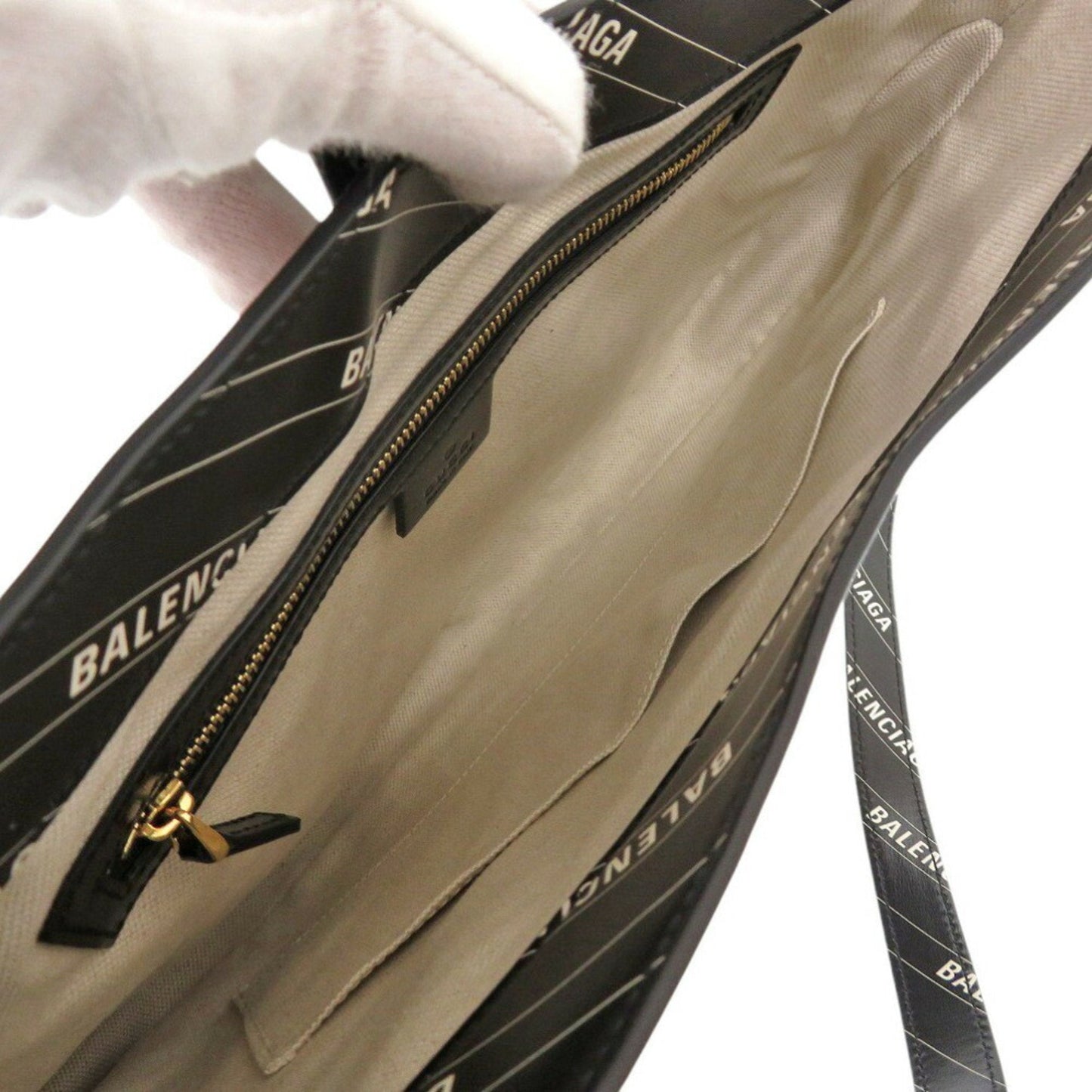 Gucci Black White Leather Shoulder Bag