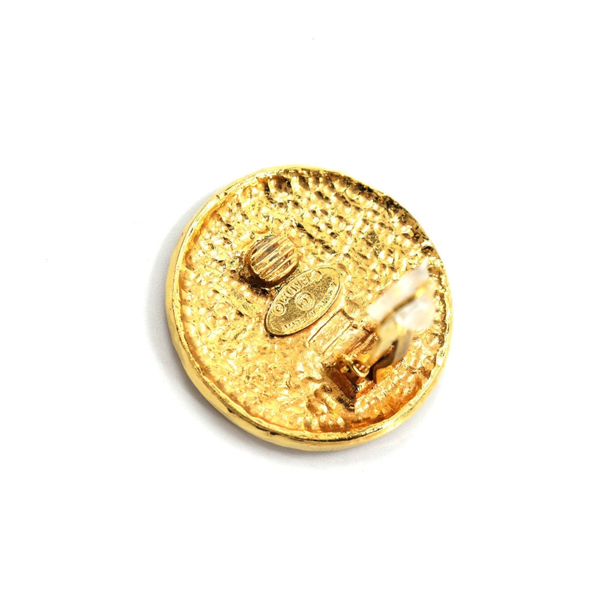 Chanel lion motif earrings round type gold   accessories   Earring