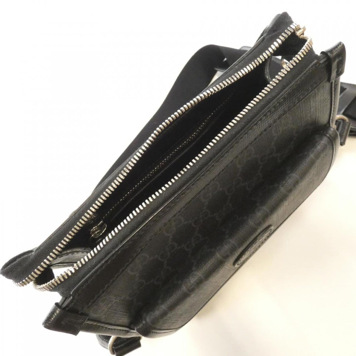 Gucci Black Gg Supreme Shoulder Bag