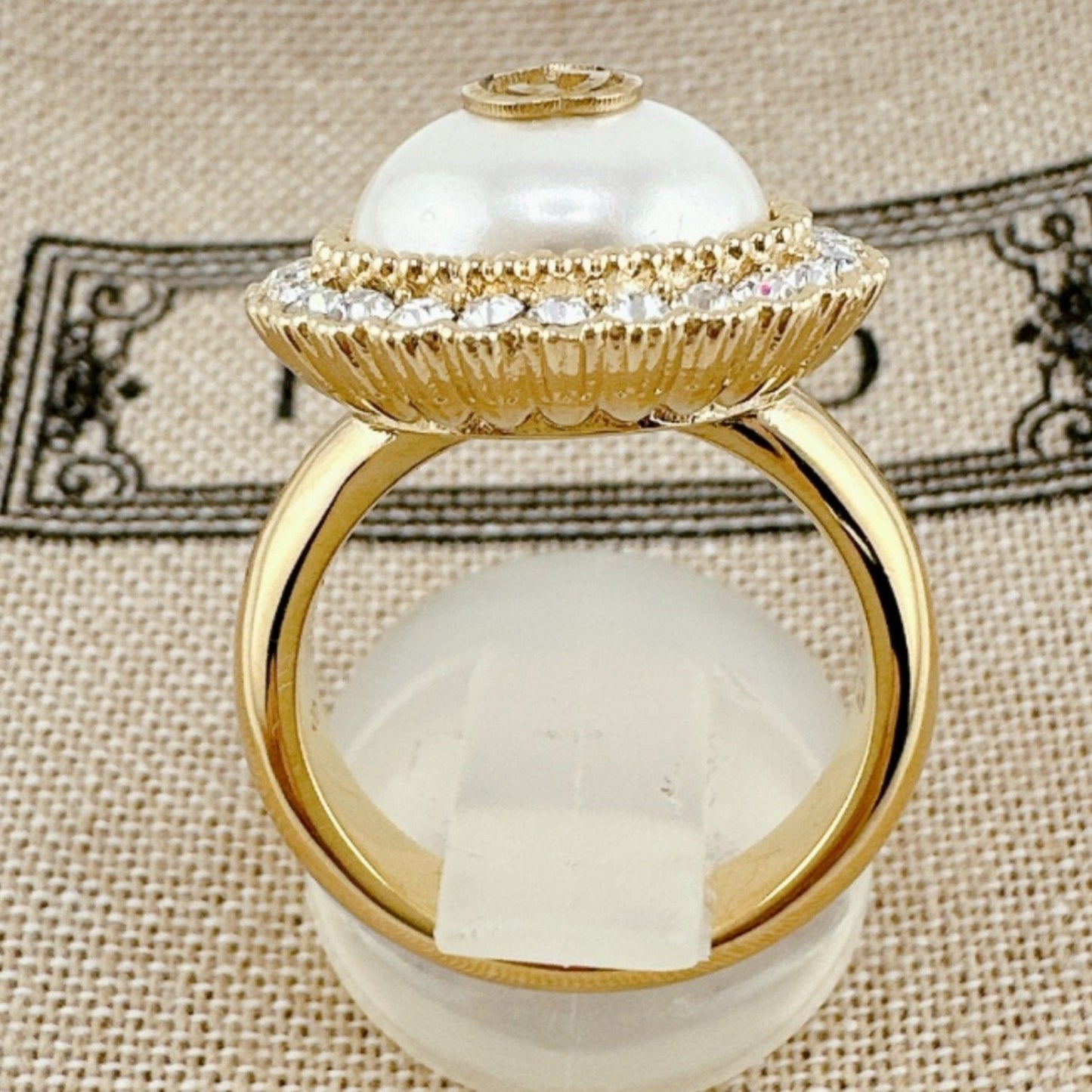 Gucci Gold Metal Band Ring