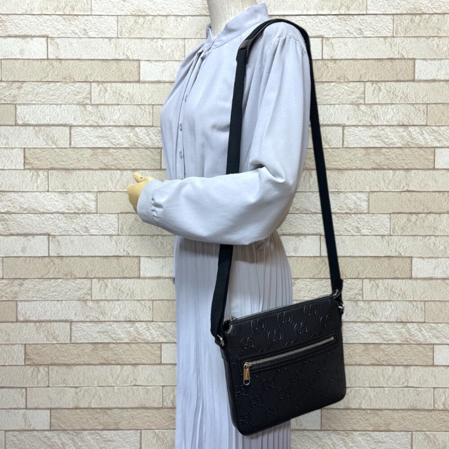 Gucci Black Leather Shoulder Bag