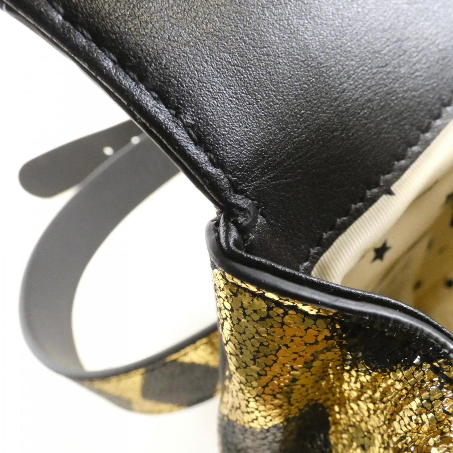 Gucci Black Gold Leather Fanny Pack