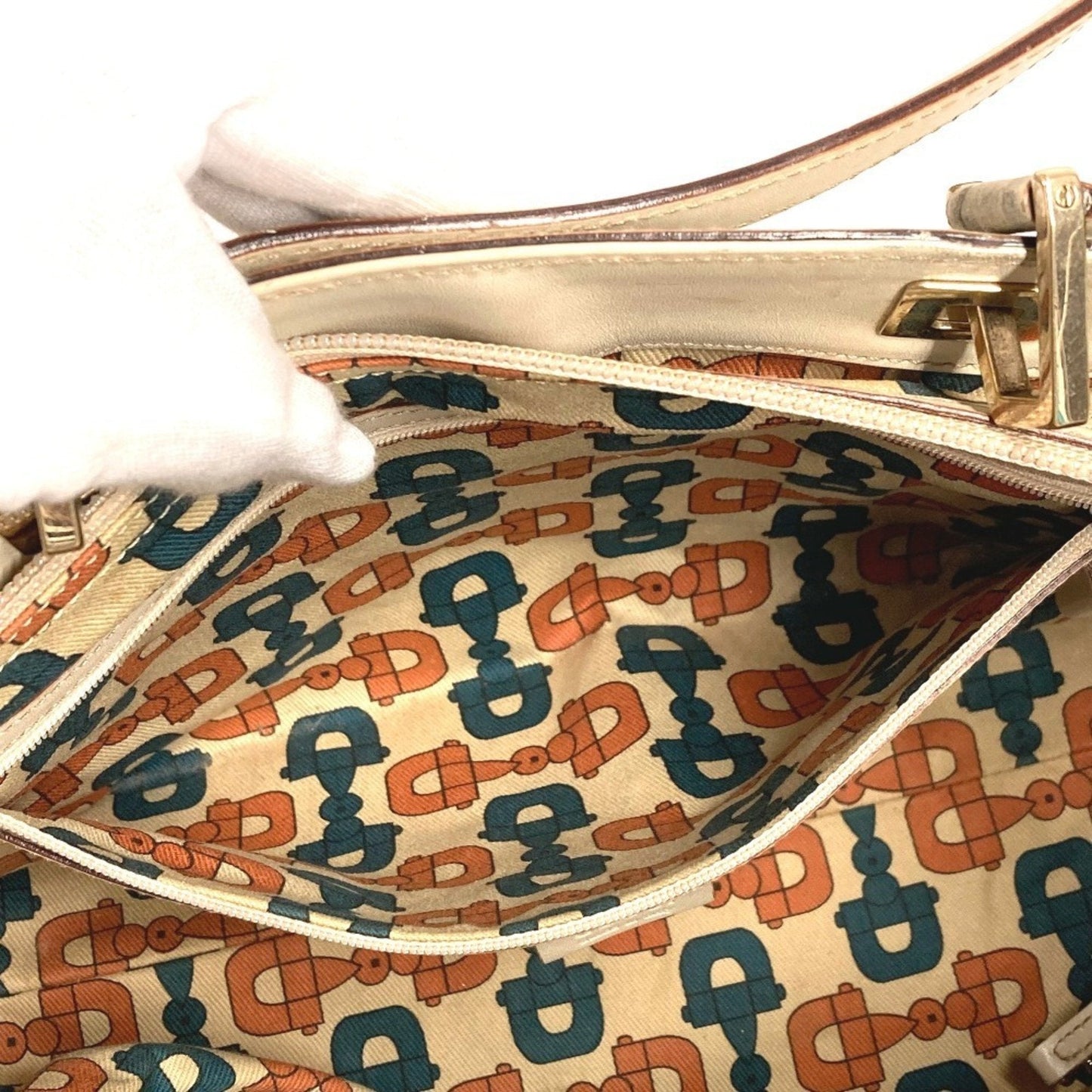 Gucci Off-White Leather Shoulder Bag Tote Bag