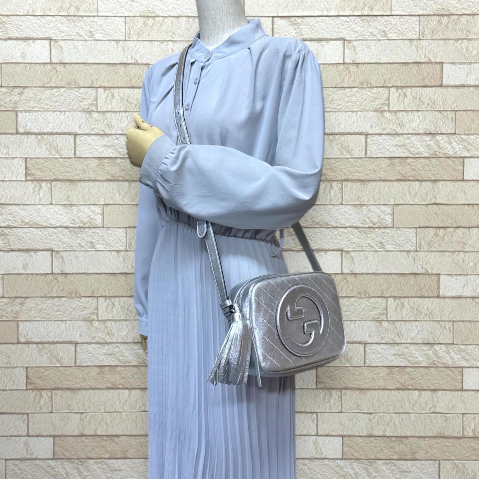 Gucci Silver Leather Shoulder Bag