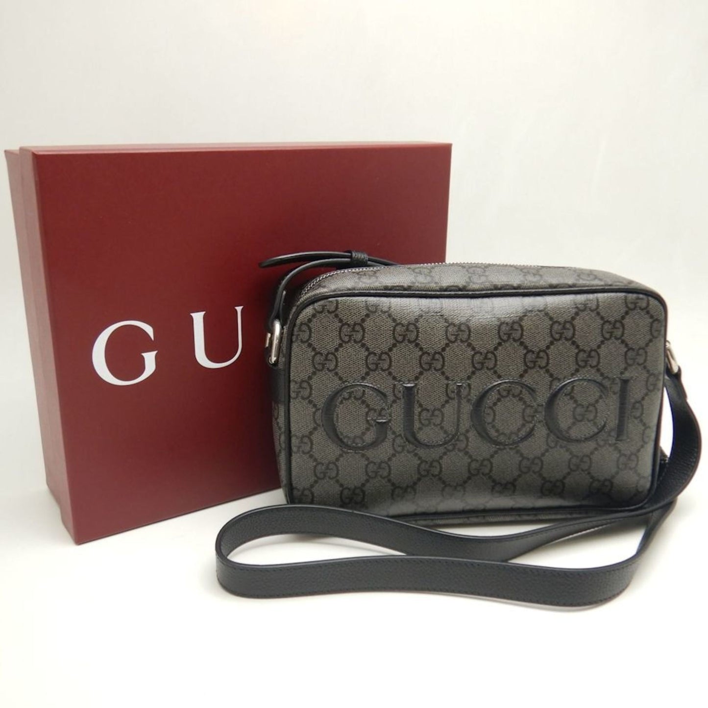 Gucci Black Gg Supreme Canvas Shoulder Bag