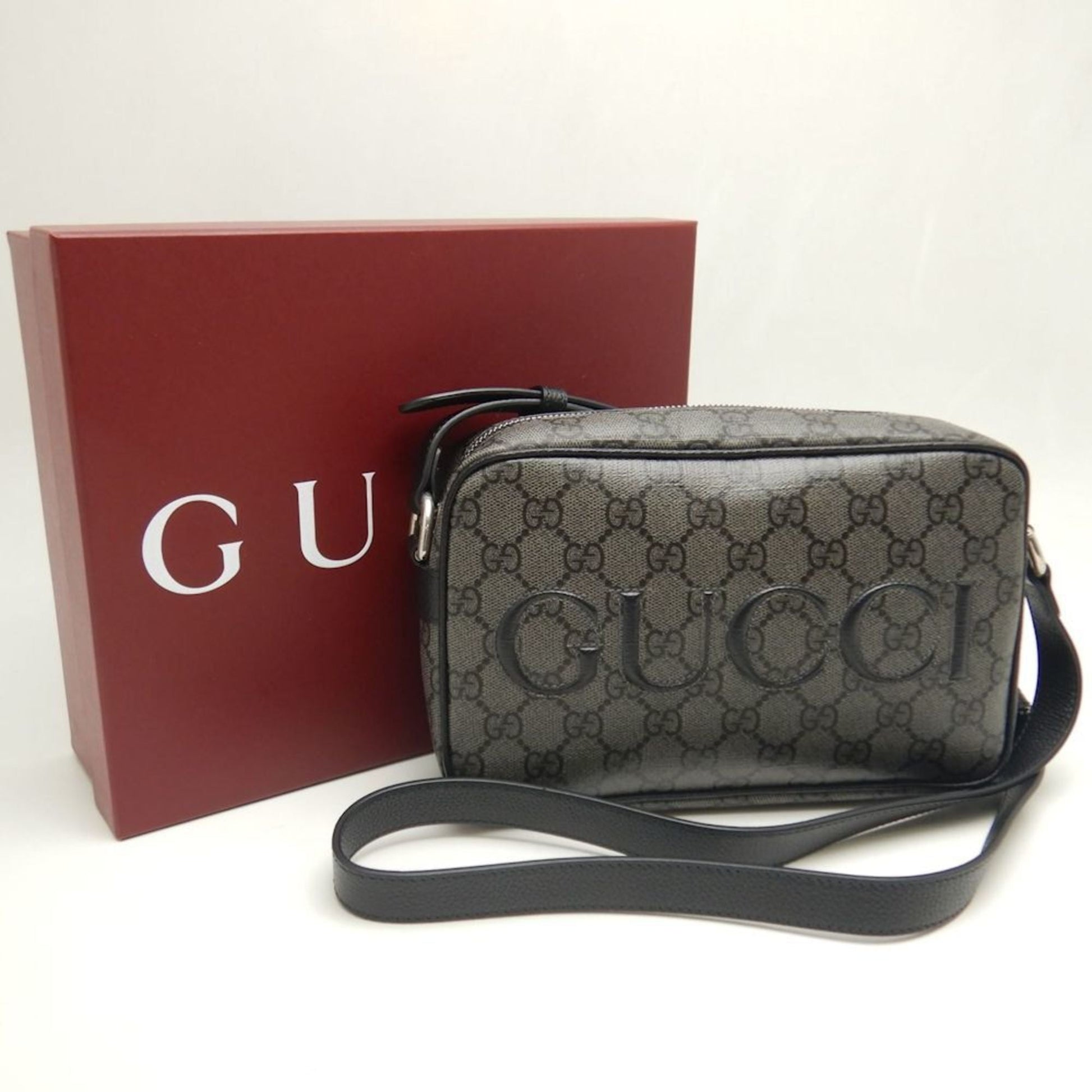 Gucci Black Gg Supreme Canvas Shoulder Bag