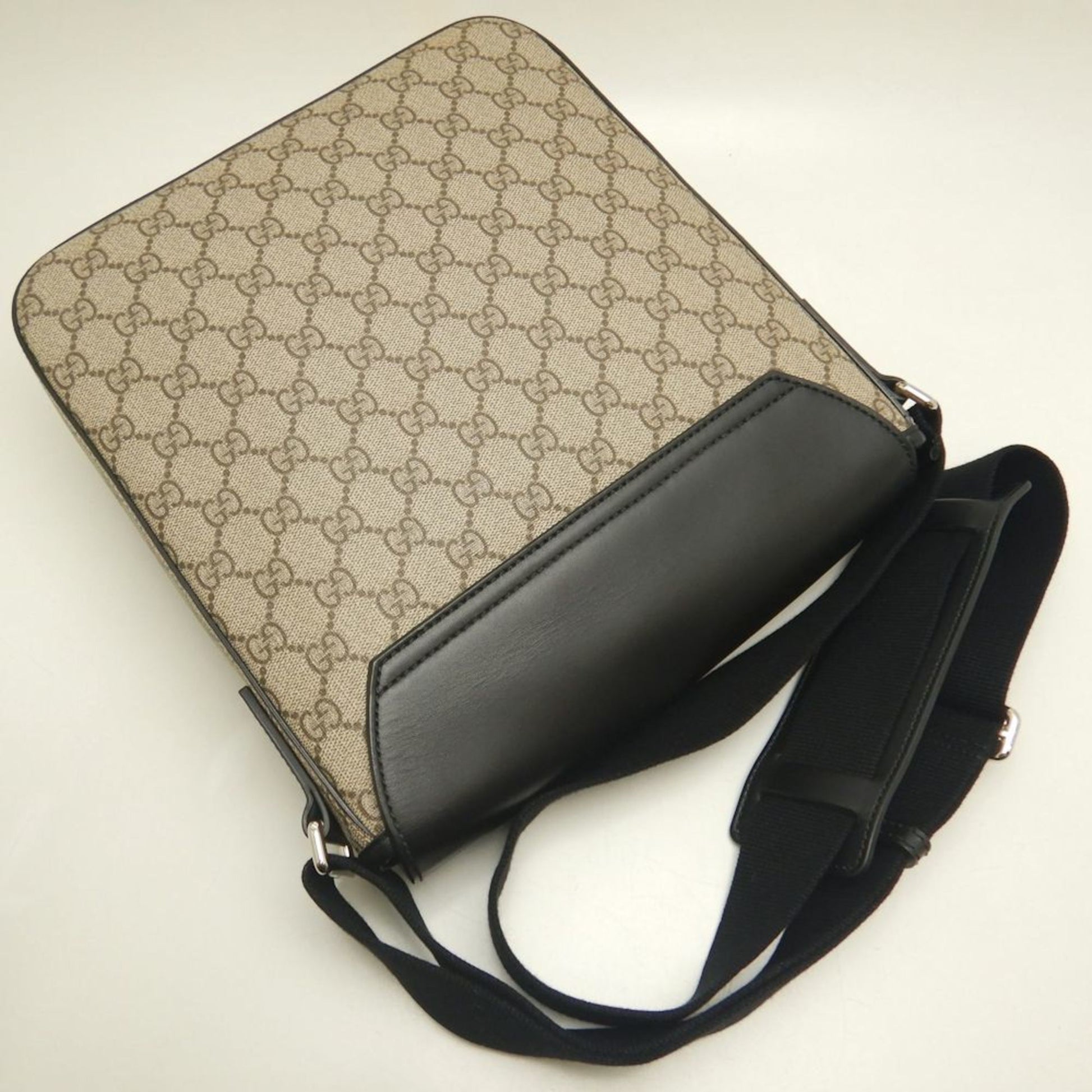Gucci Beige Black Gg Supreme Shoulder Bag
