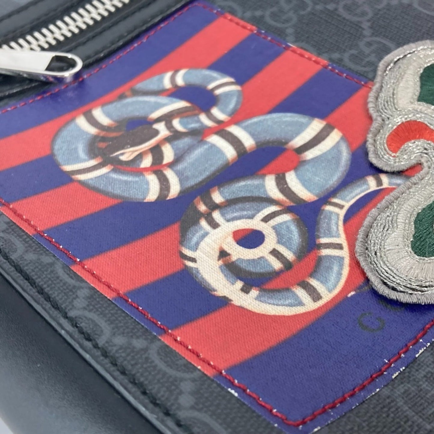 Gucci Black Multi-Color Gg Supreme Messenger Bag Shoulder Bag
