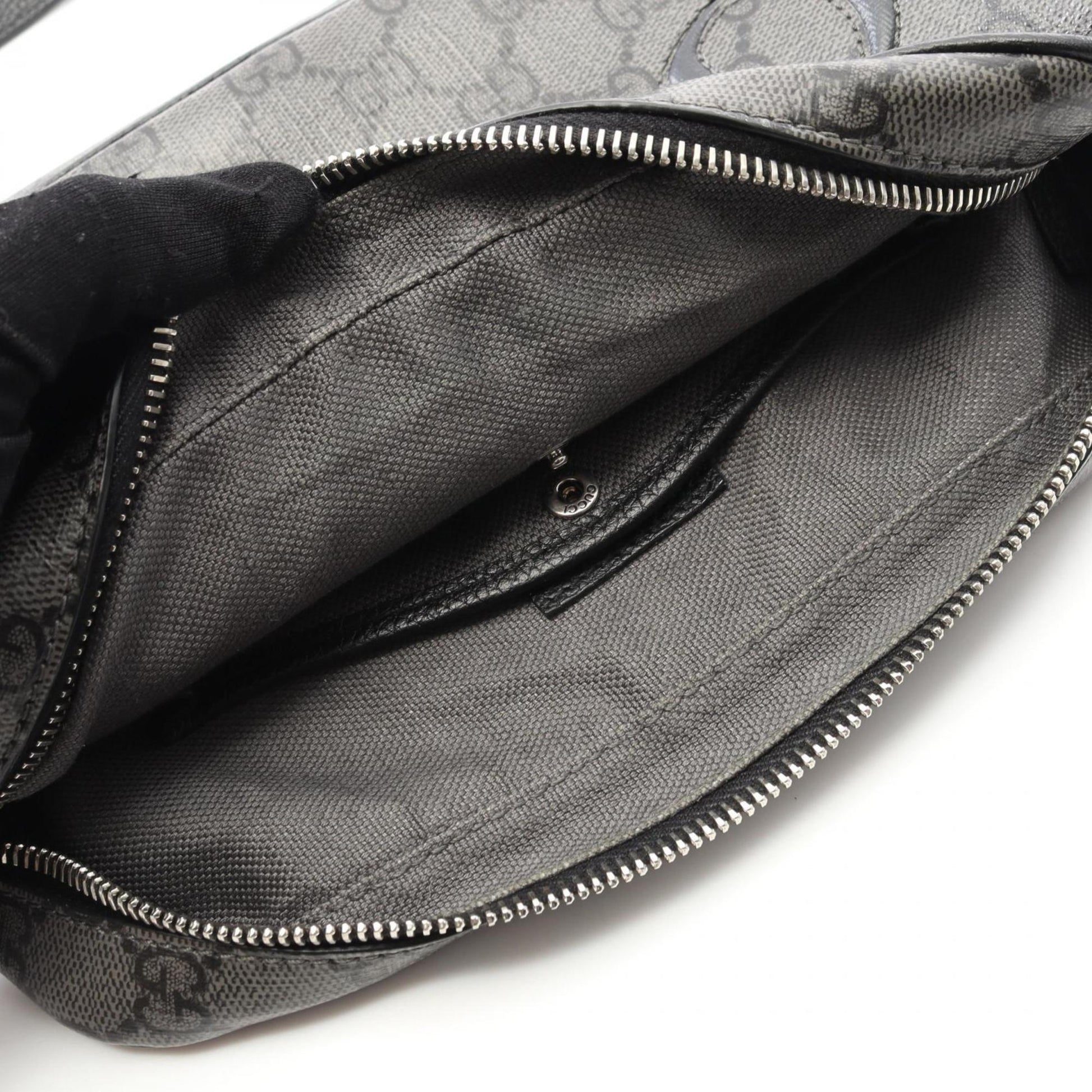 Gucci Black Gray Gg Supreme Shoulder Bag