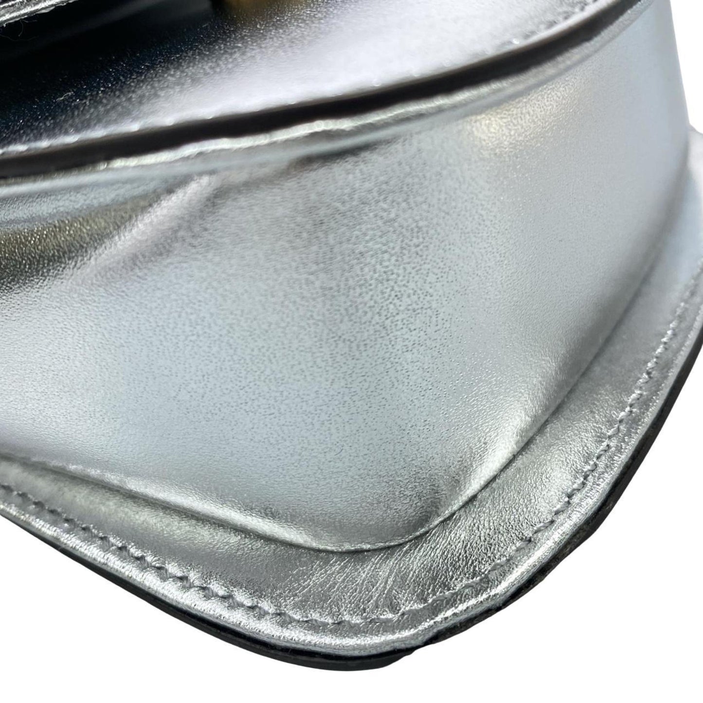 Gucci Silver Leather Handbag