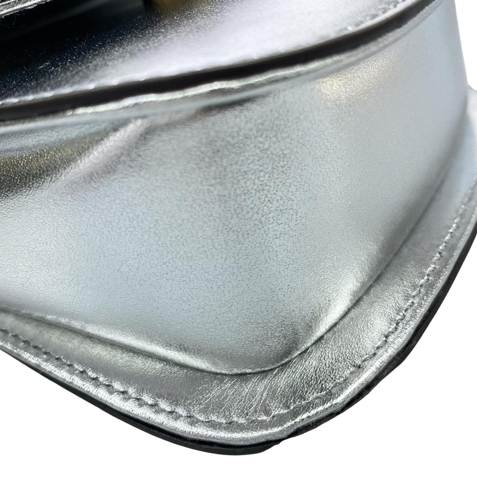 Gucci Silver Leather Handbag
