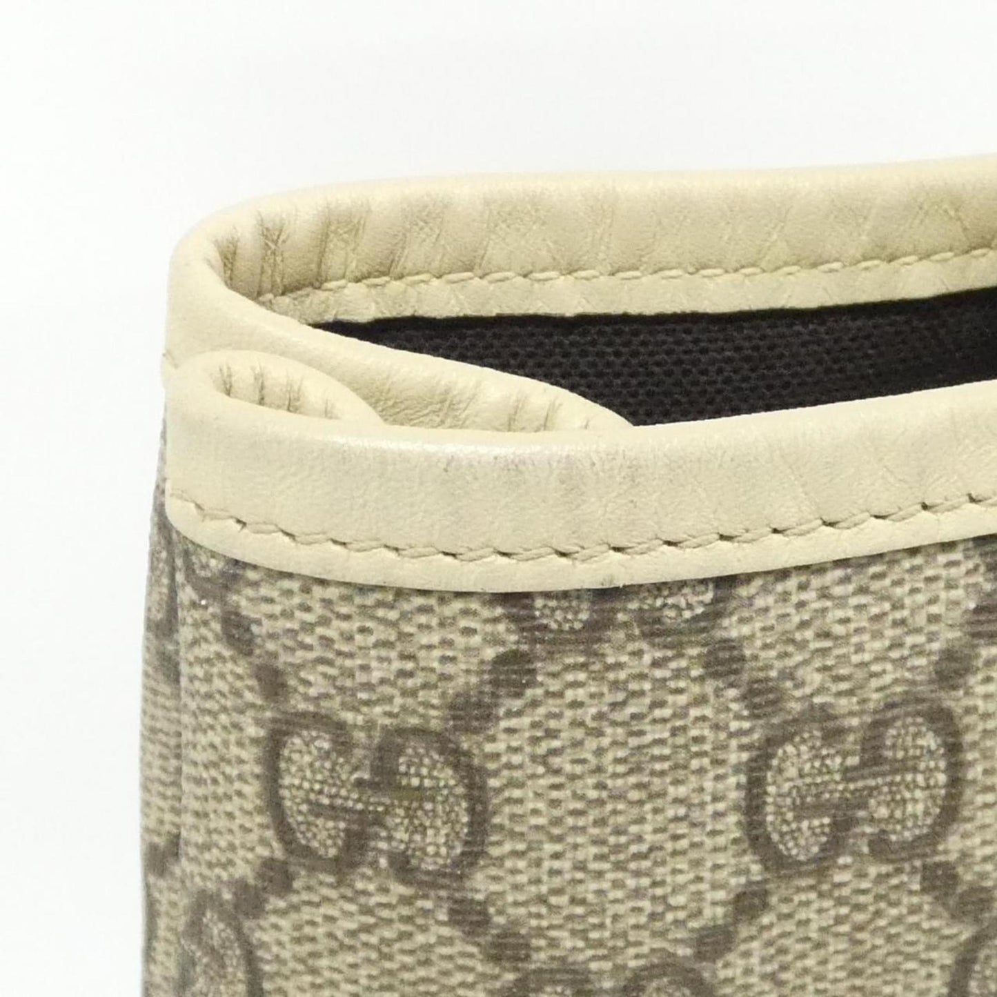 Gucci Beige Ivory Gg Plus Handbag