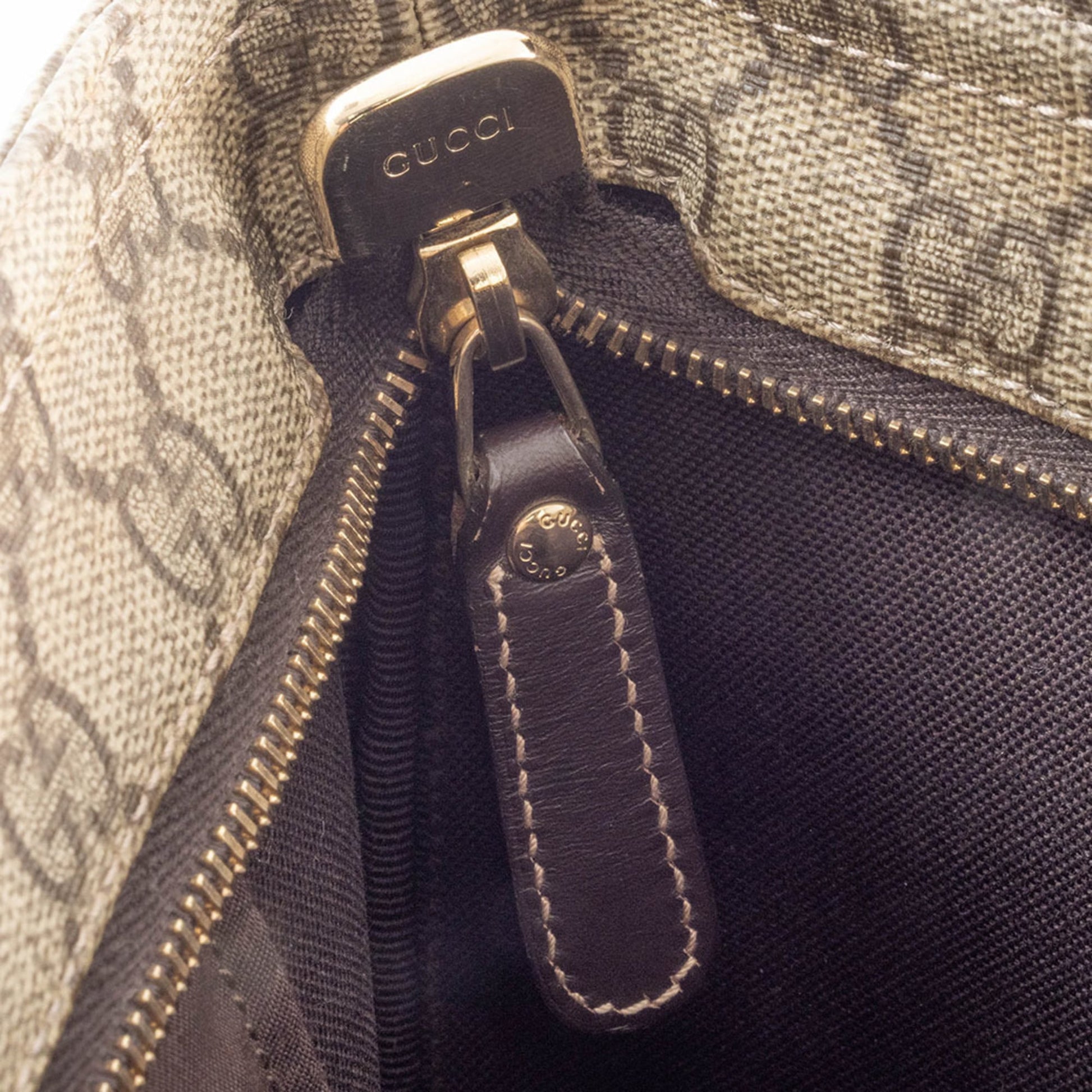 Gucci Beige Gg Supreme Shoulder Bag