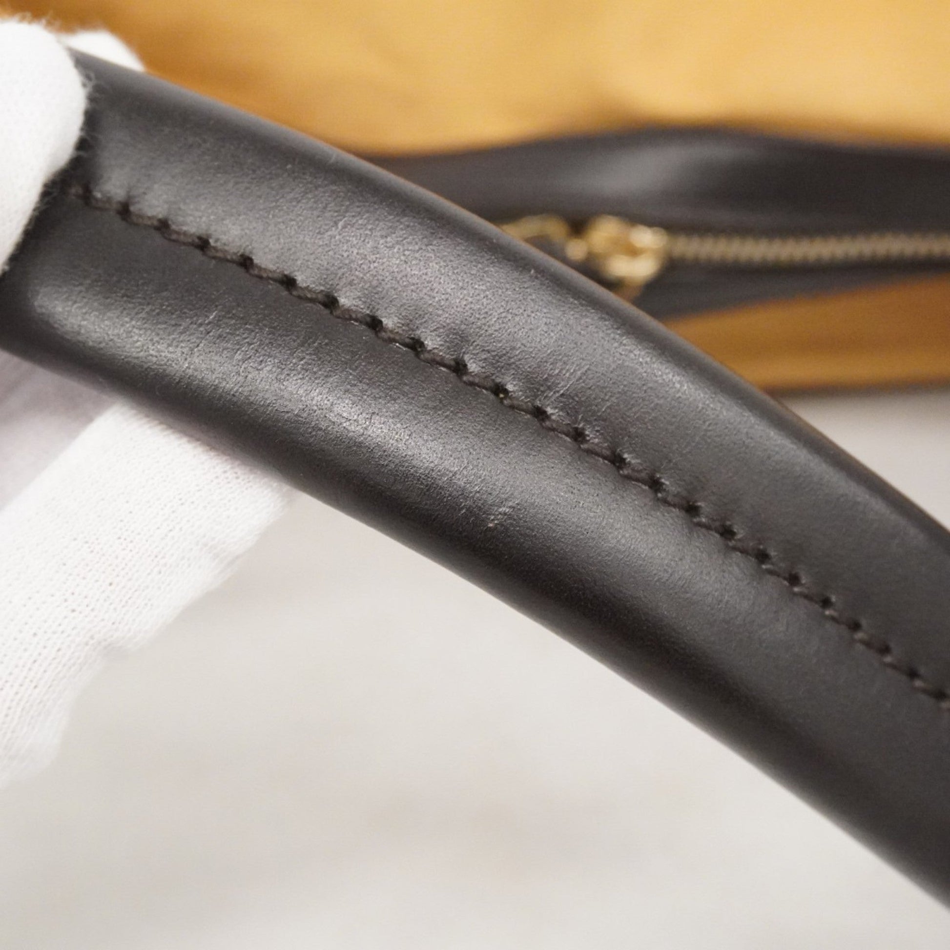 Gucci Beige Canvas Shoulder Bag