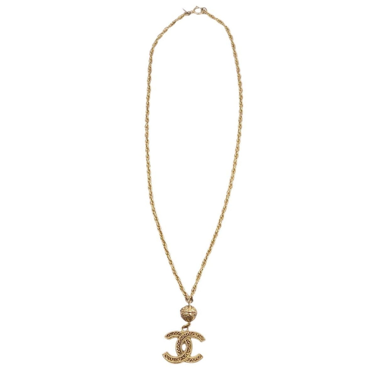 Chanel necklace made in 1985 here mark ladies gold color