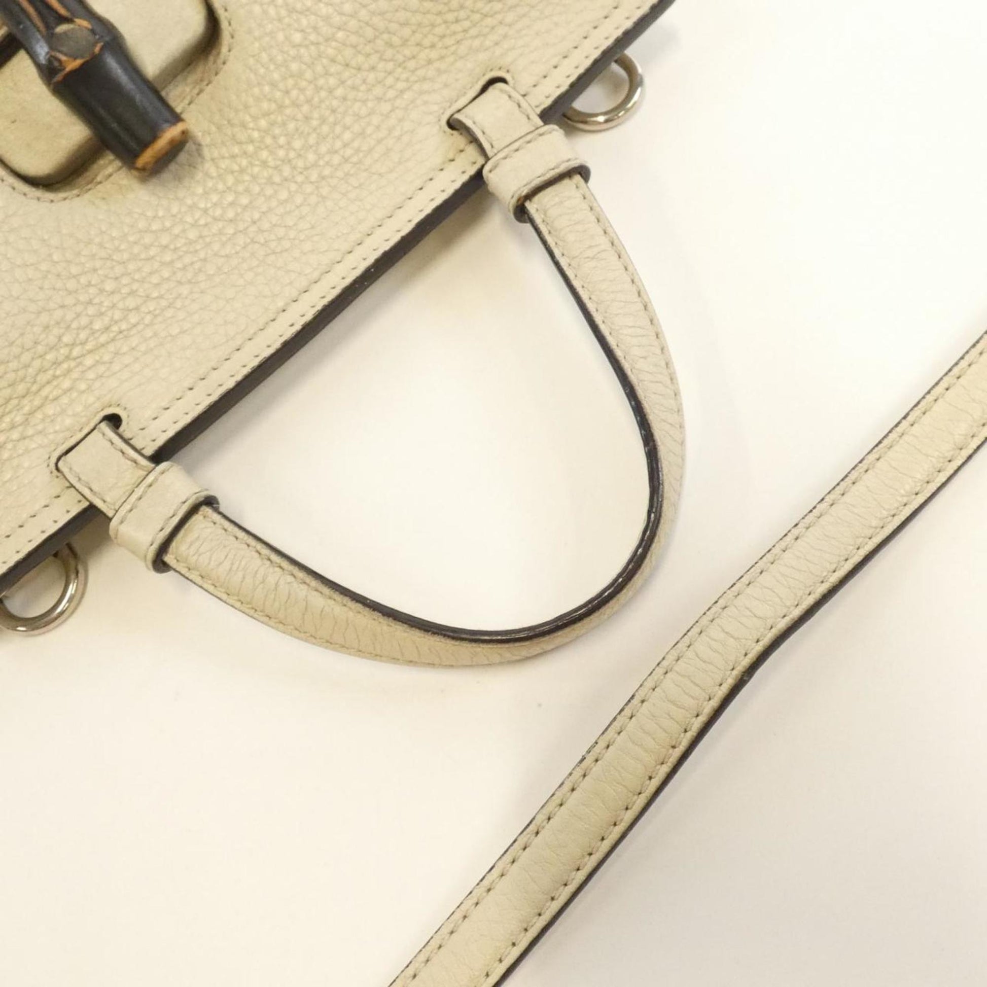 Gucci Off-White Leather Handbag