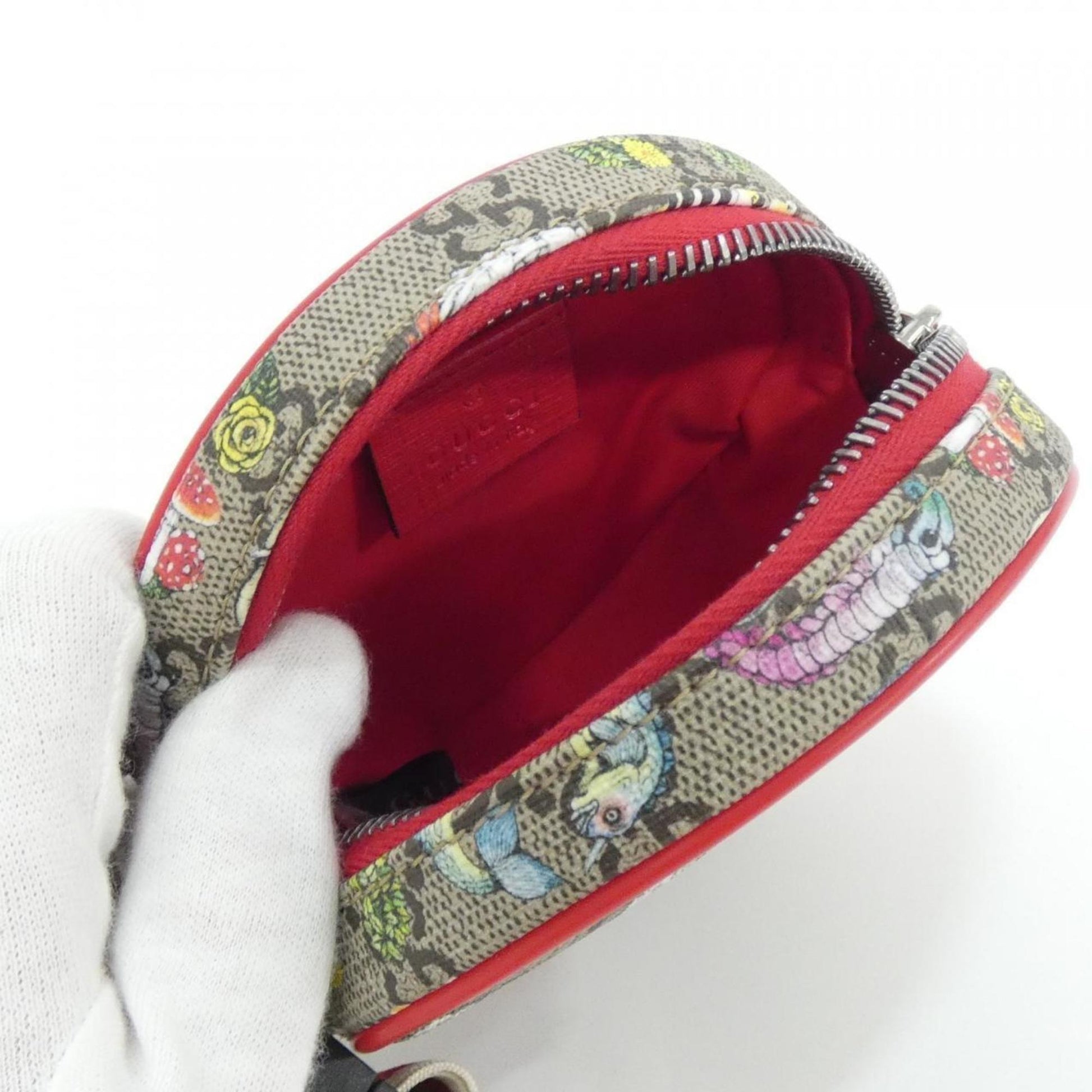 Gucci Beige Multi-Color Gg Supreme Fanny Pack
