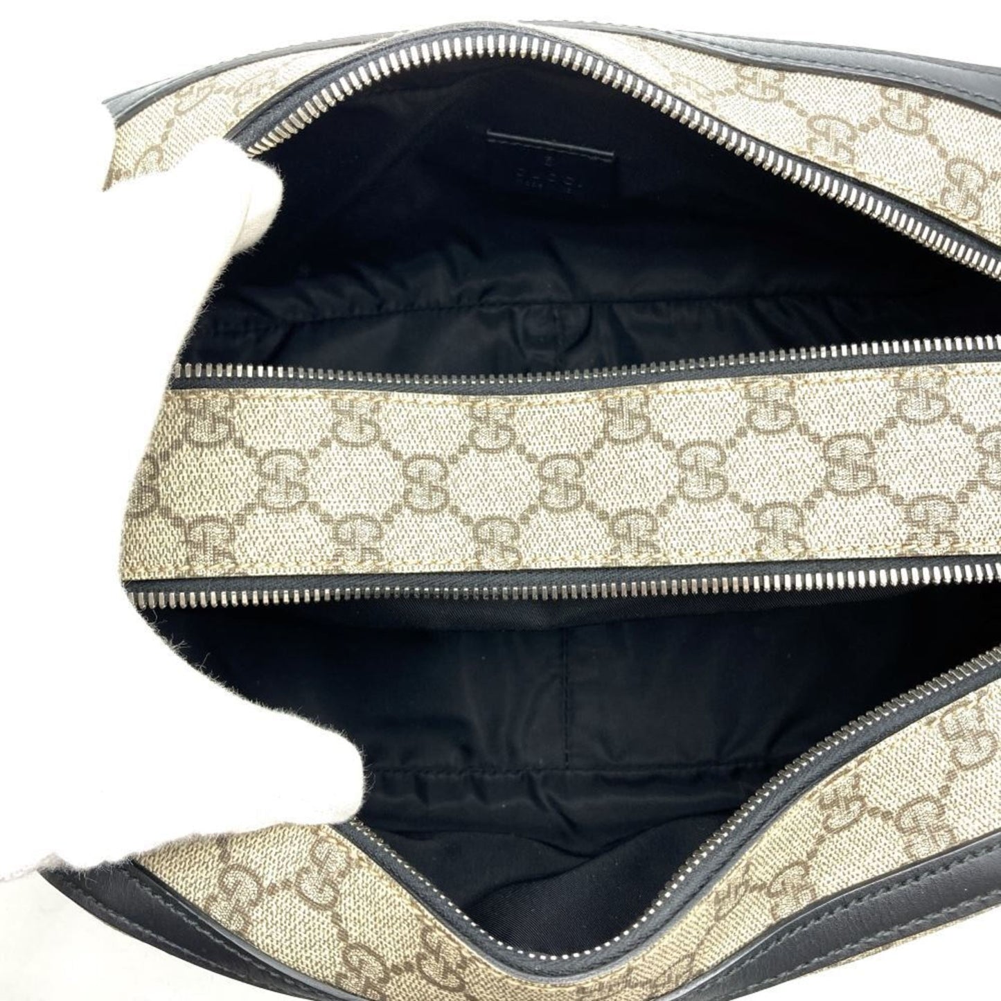 Gucci Beige Gg Supreme Leather Clutch Bag