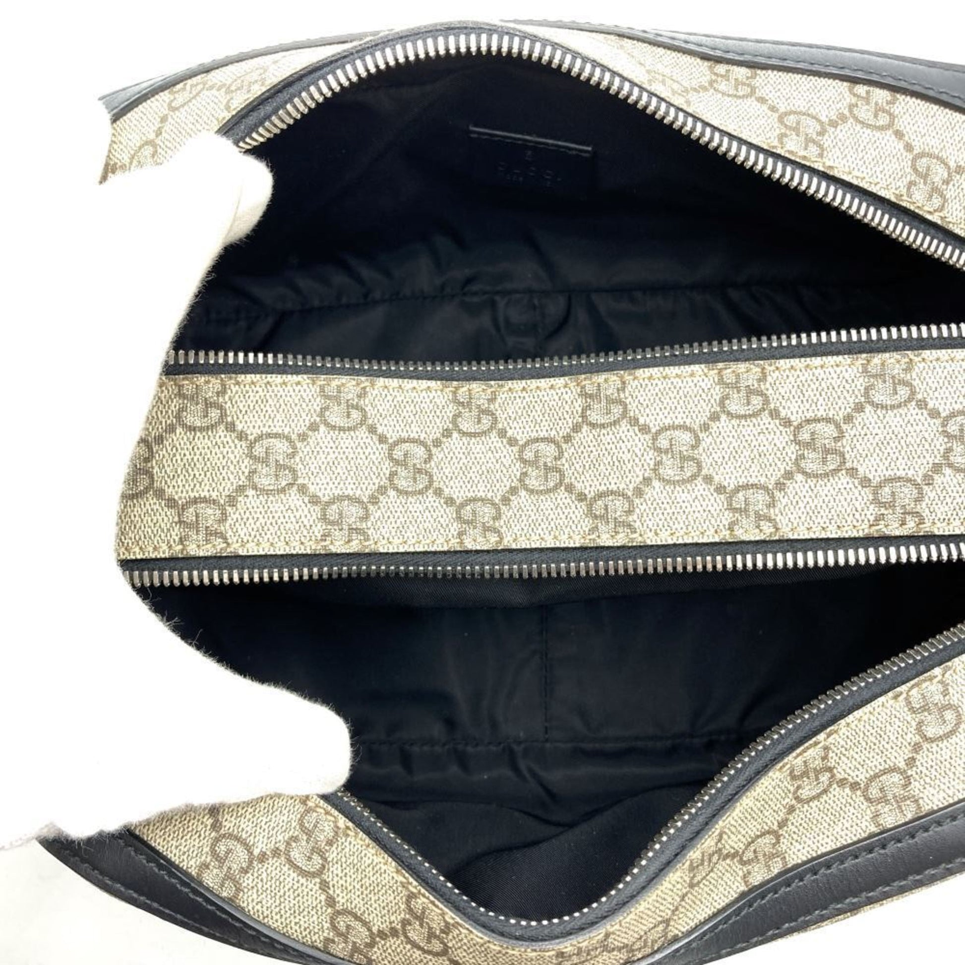 Gucci Beige Gg Supreme Leather Clutch Bag
