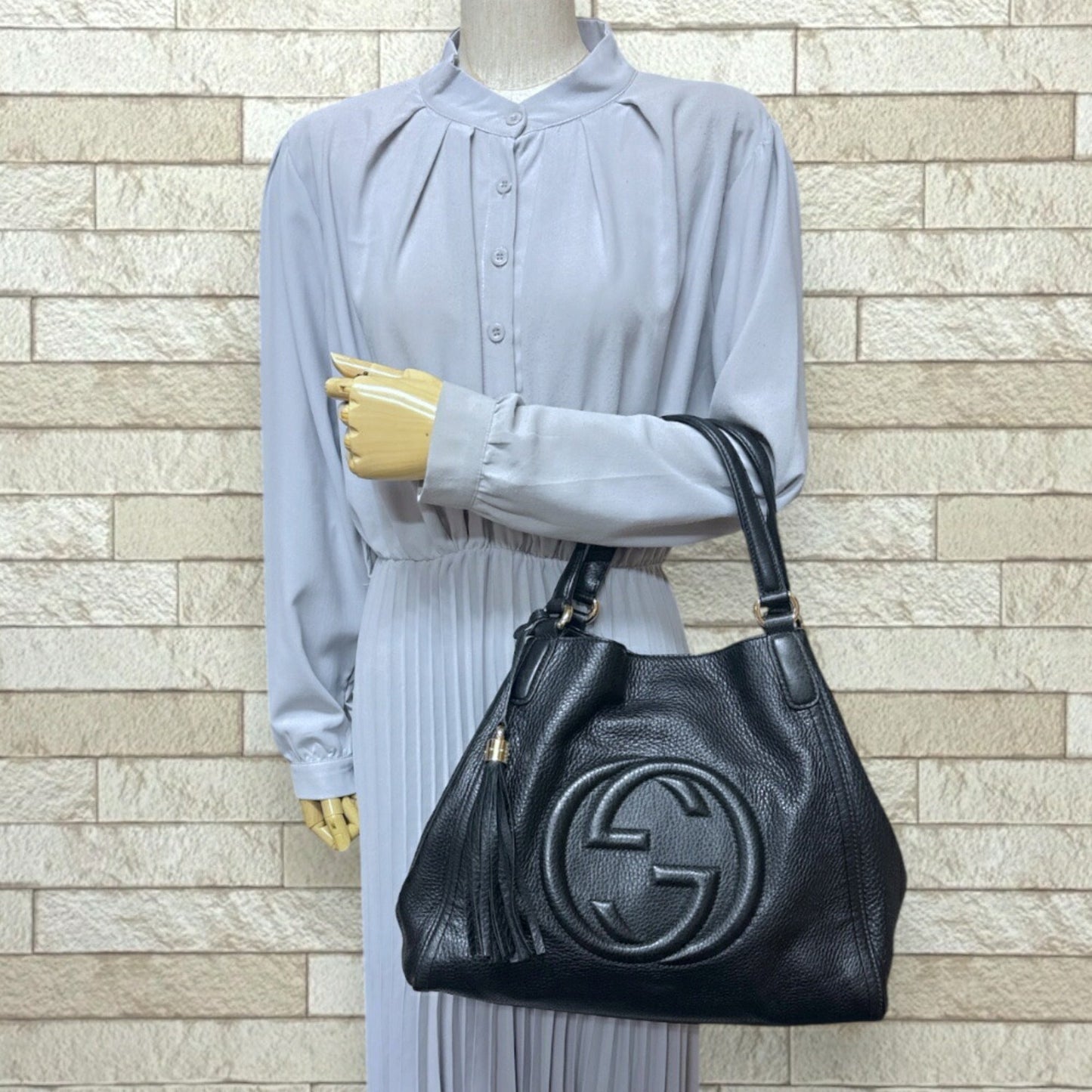 Gucci Black Leather Shoulder Bag