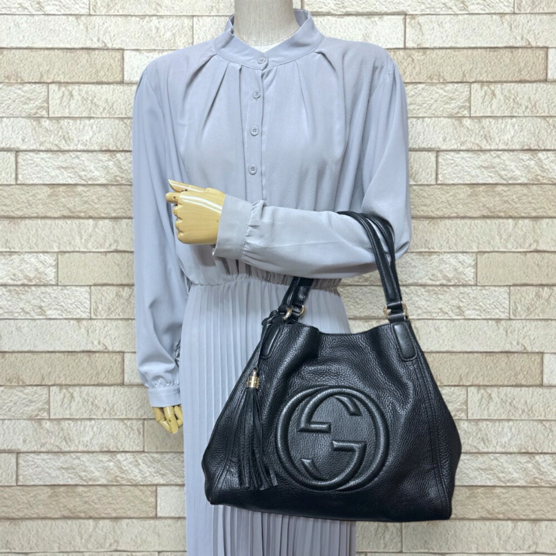 Gucci Black Leather Shoulder Bag