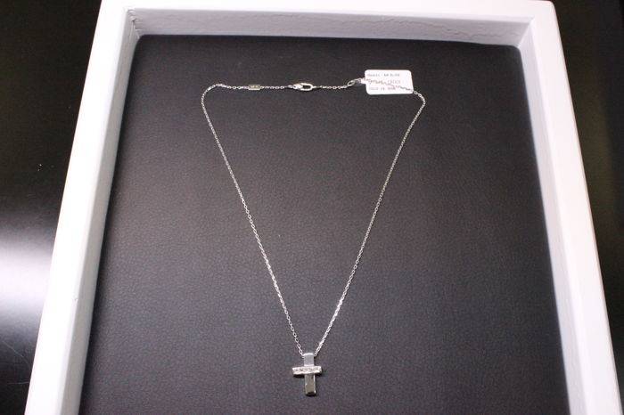 Gucci - Chain with cross in 18 kt white gold with 0.20 ct of diamonds, length 42 cm