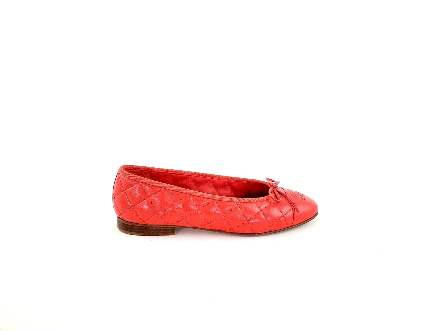 Chanel 18A Red Quilted Cc Logo Classic Ballet Flats 37.5C Bag