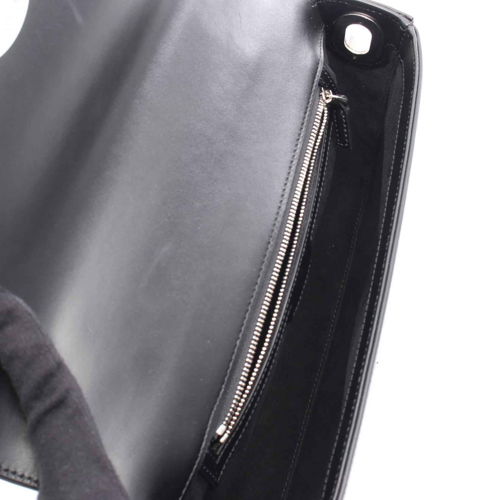 Gucci Petit Shoulder Bag Leather Bag 2