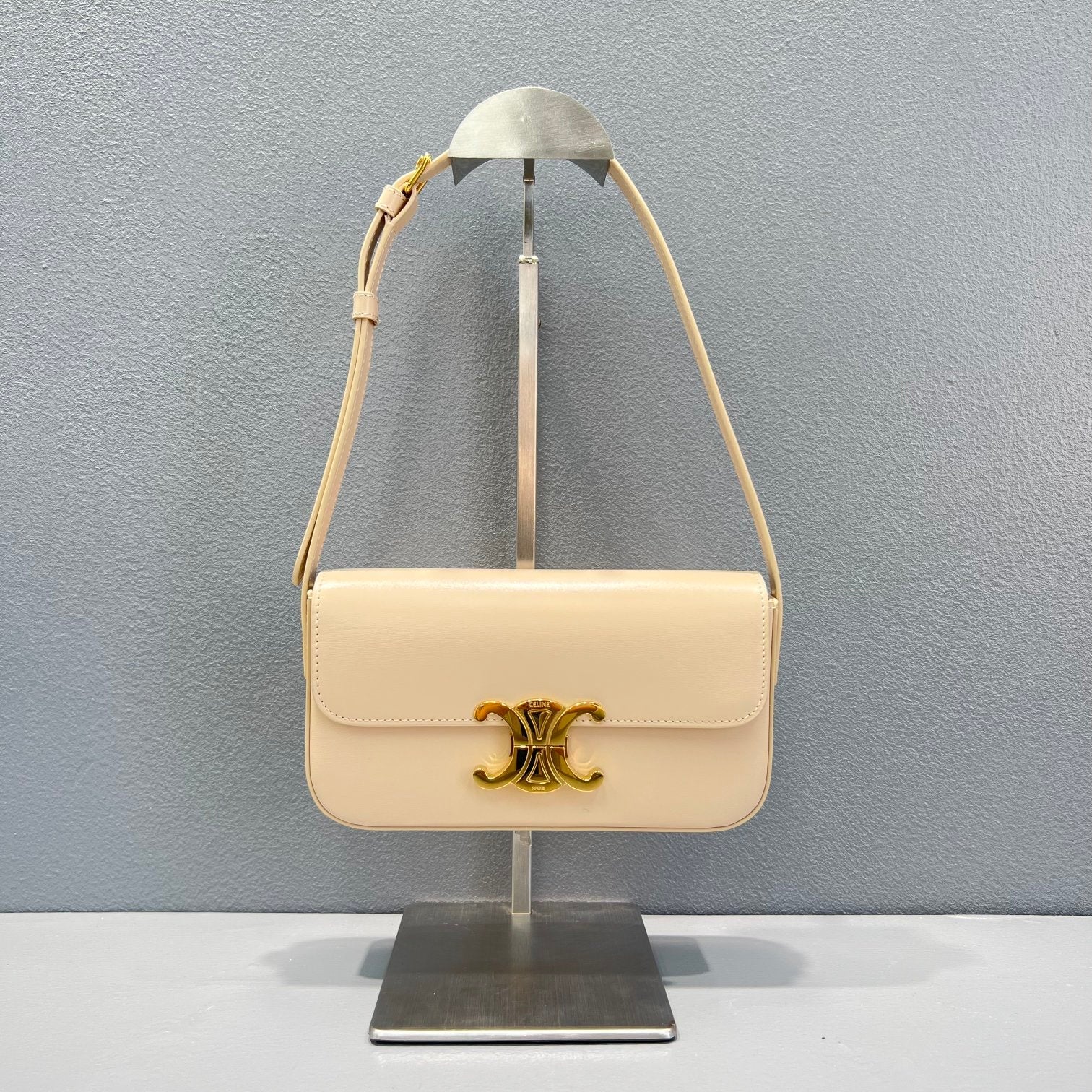 Top Quality Triomphe Shoulder Bag For Women Beige 8In205Cm 6953